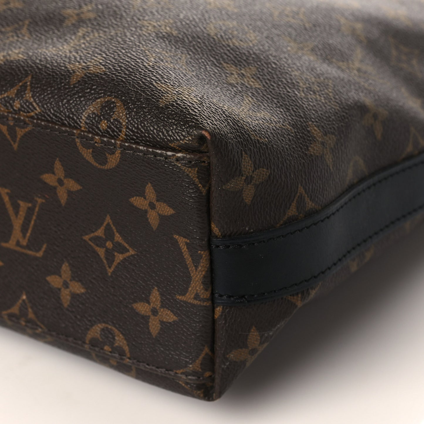 Monogram Macassar Kitan