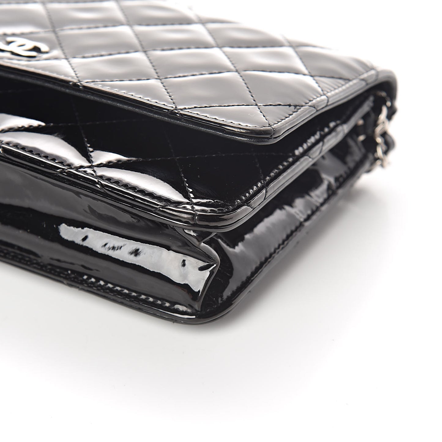 Patent Quilted Wallet On Chain WOC Black