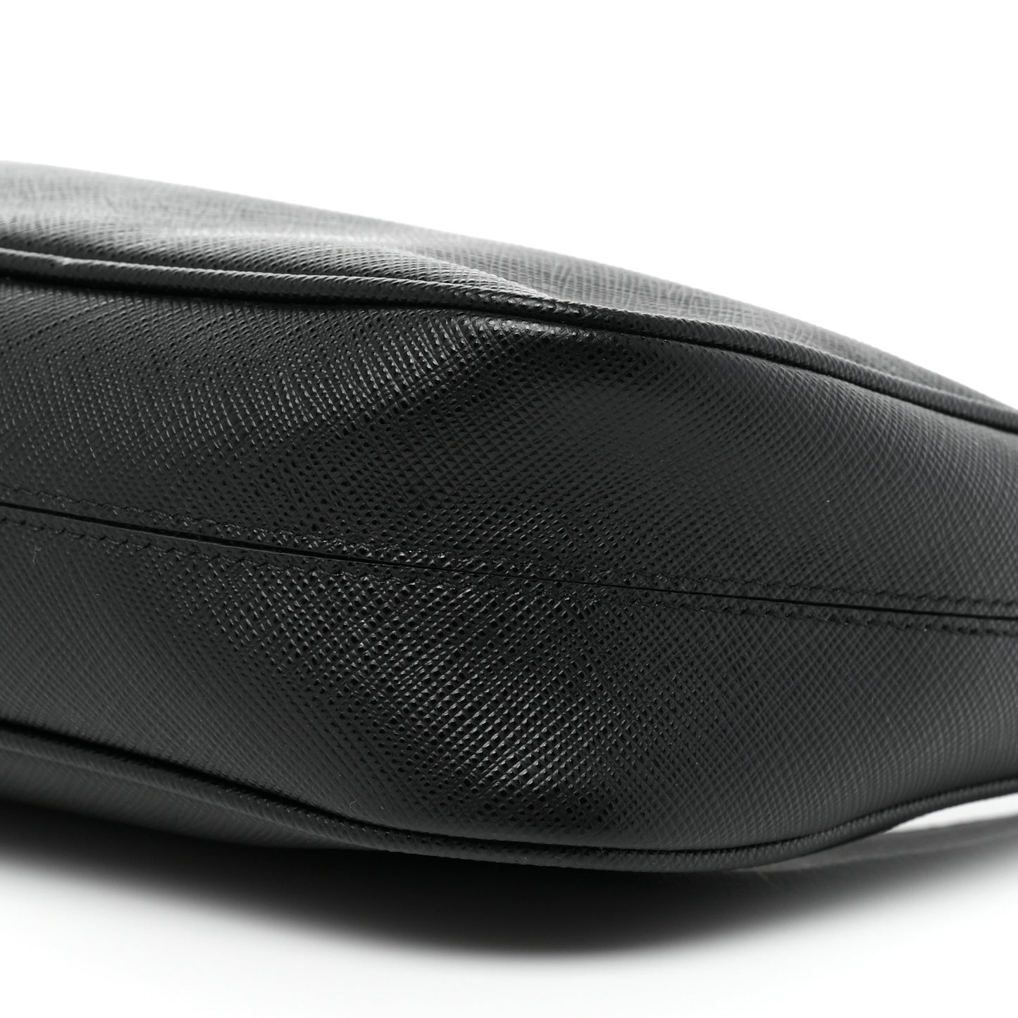 Saffiano Lux Re-Edition 2005 Shoulder Bag Black