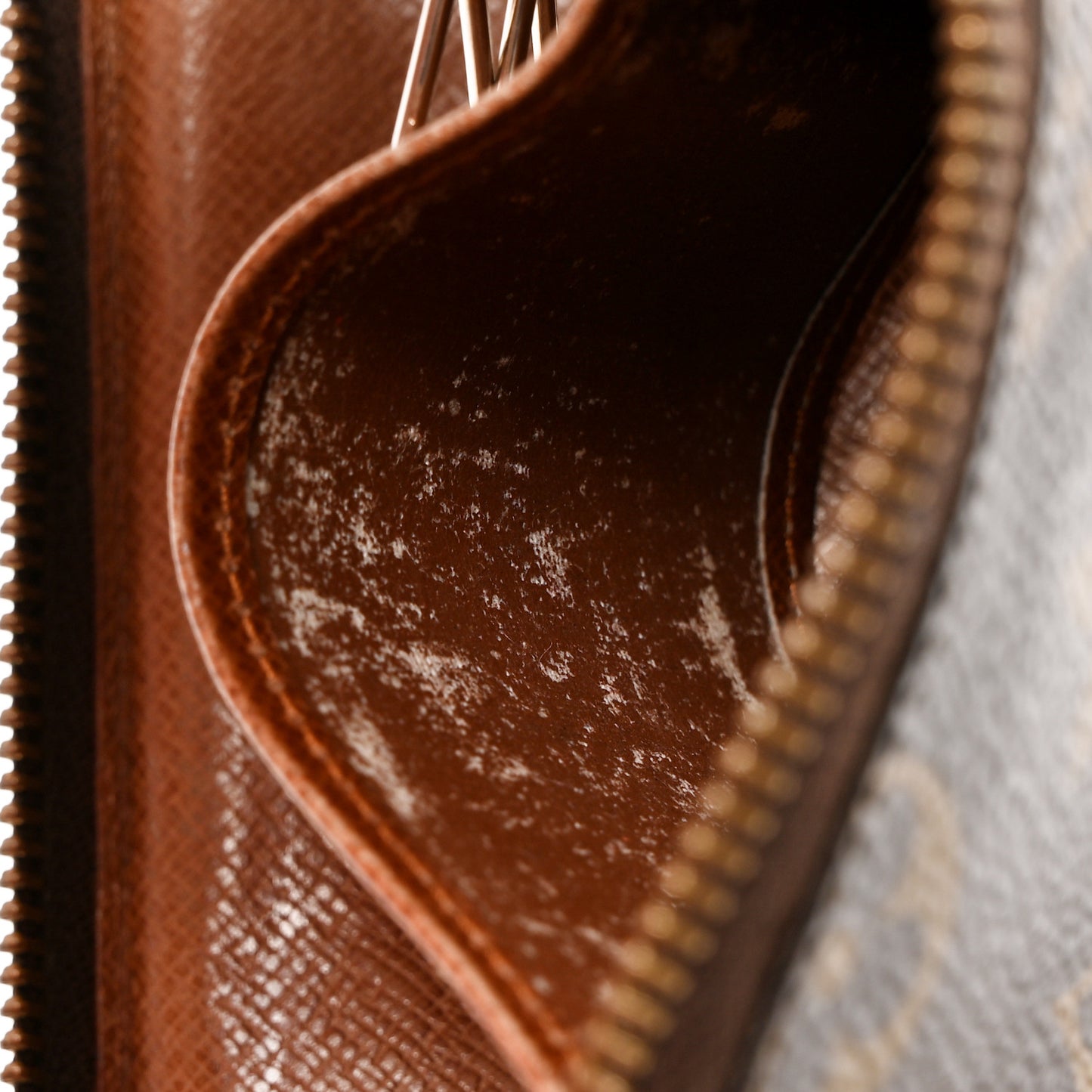 Monogram 6 Key Multicles Holder