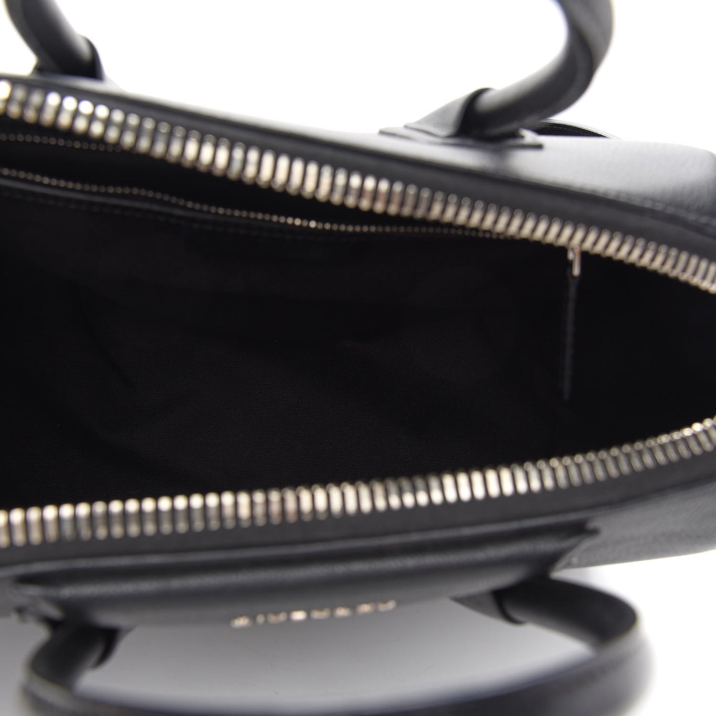 Sugar Goatskin Medium Antigona Black