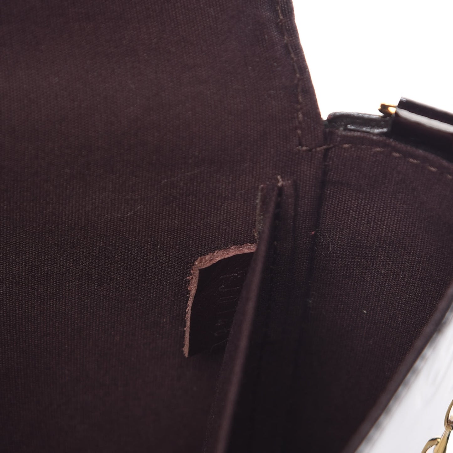 Vernis Pochette Felicie Chain Wallet Amarante