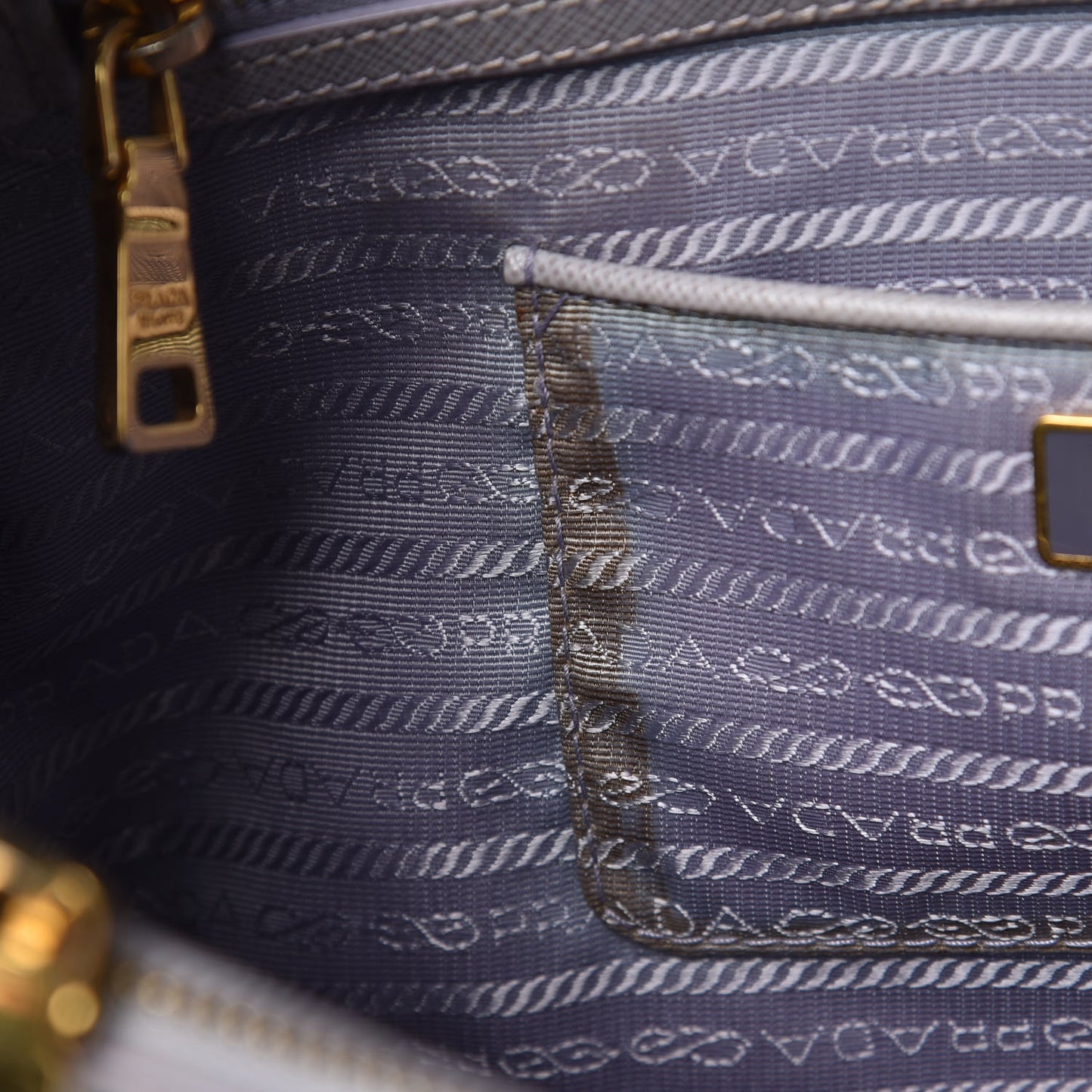 Saffiano Medium Galleria Double Zip Tote Glicine