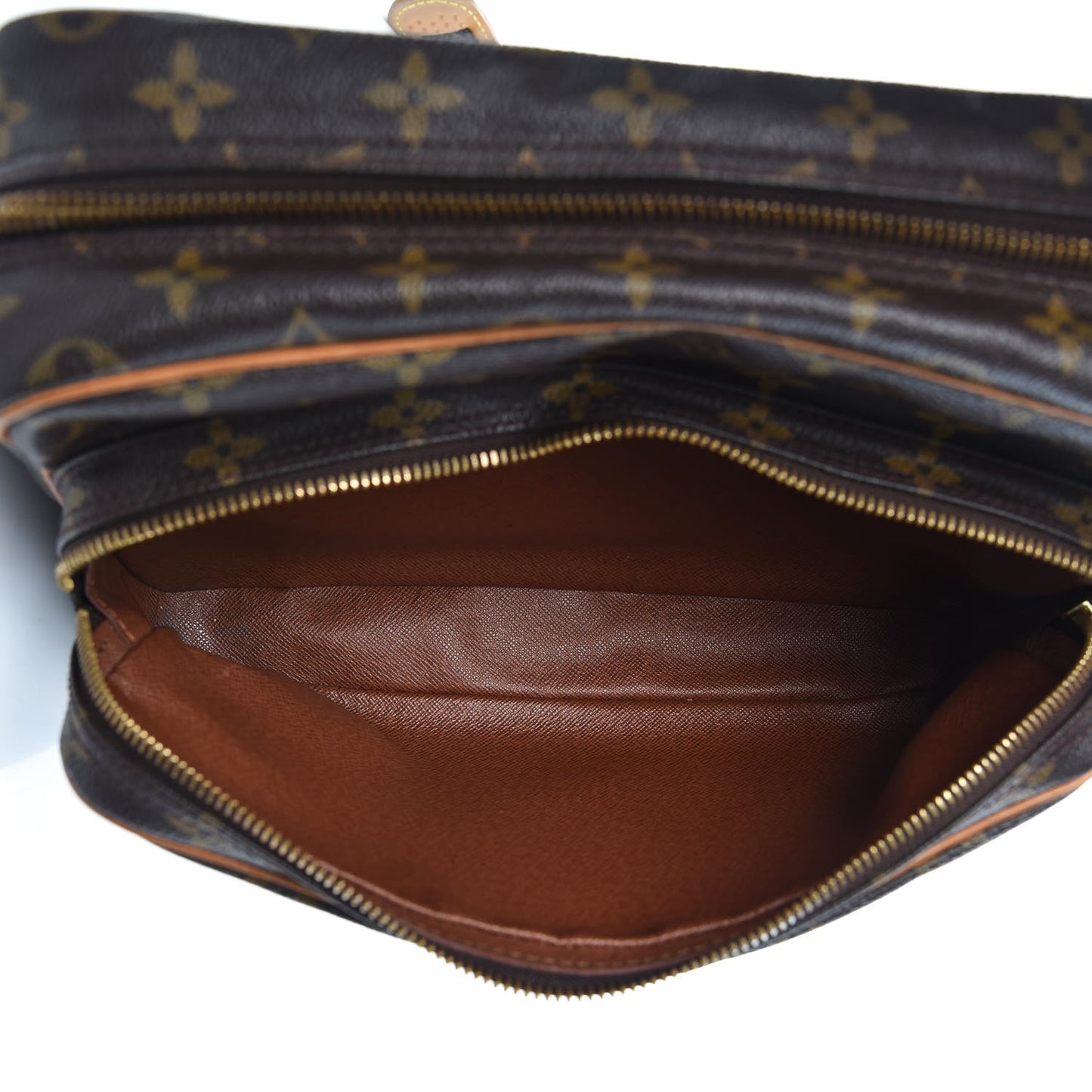 Monogram Nil 28