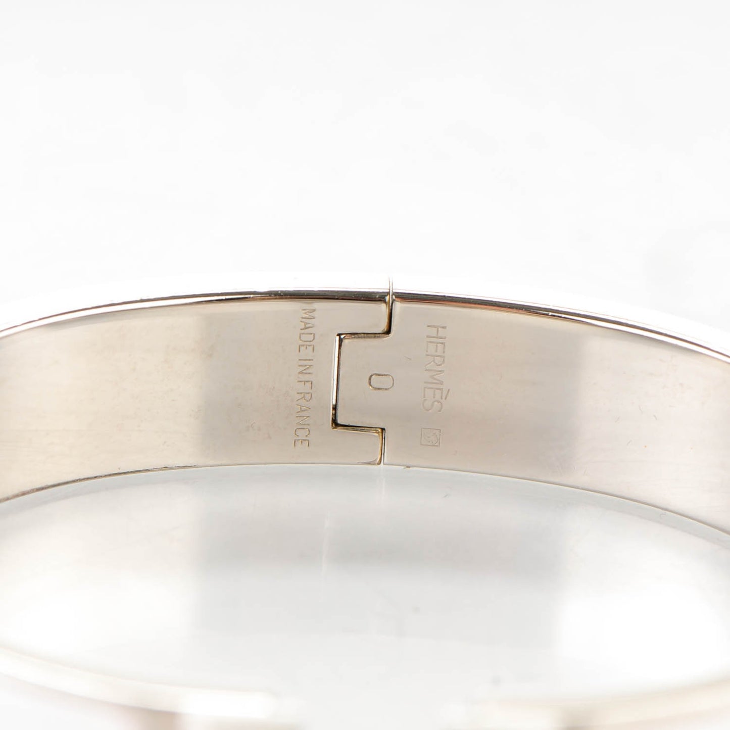 Enamel Narrow Clic Clac H Bracelet PM White