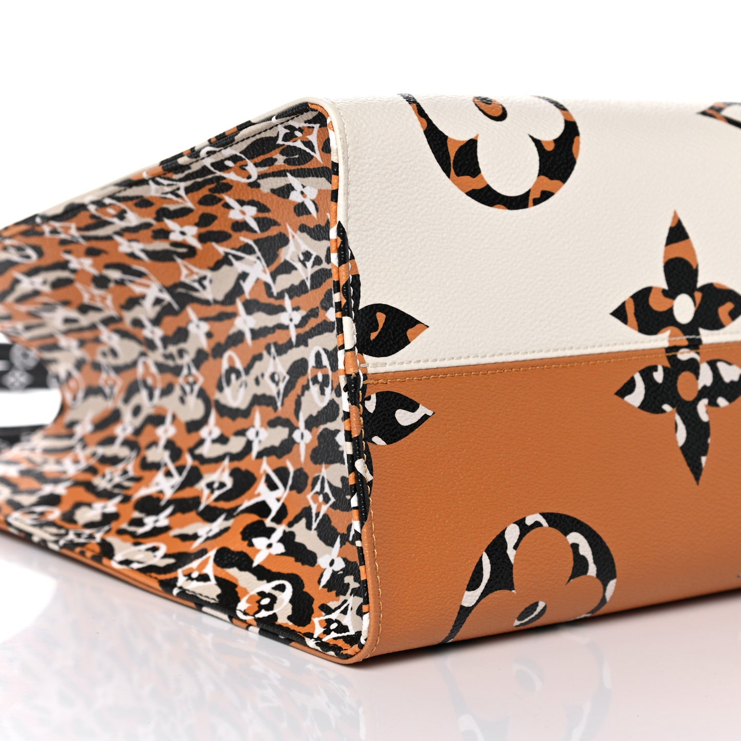 Monogram Giant Jungle Onthego GM Ivory