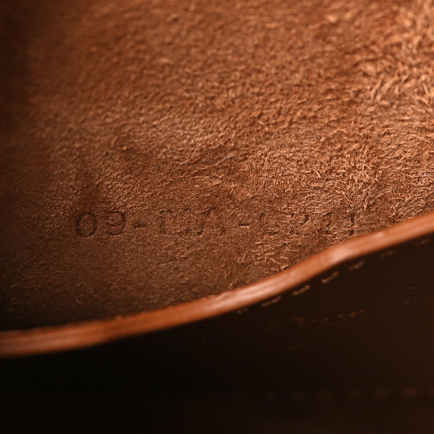 Box Calfskin Medium Bobby Flap Dark Tan