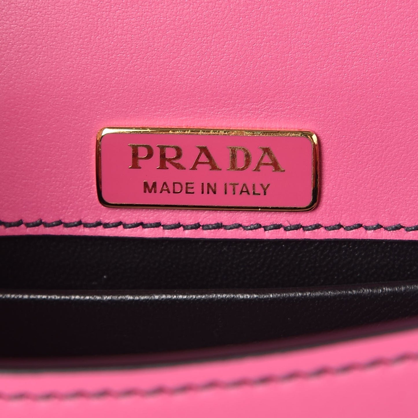 City Calfskin Saffiano Cahier Crossbody Bag Fuxia Black
