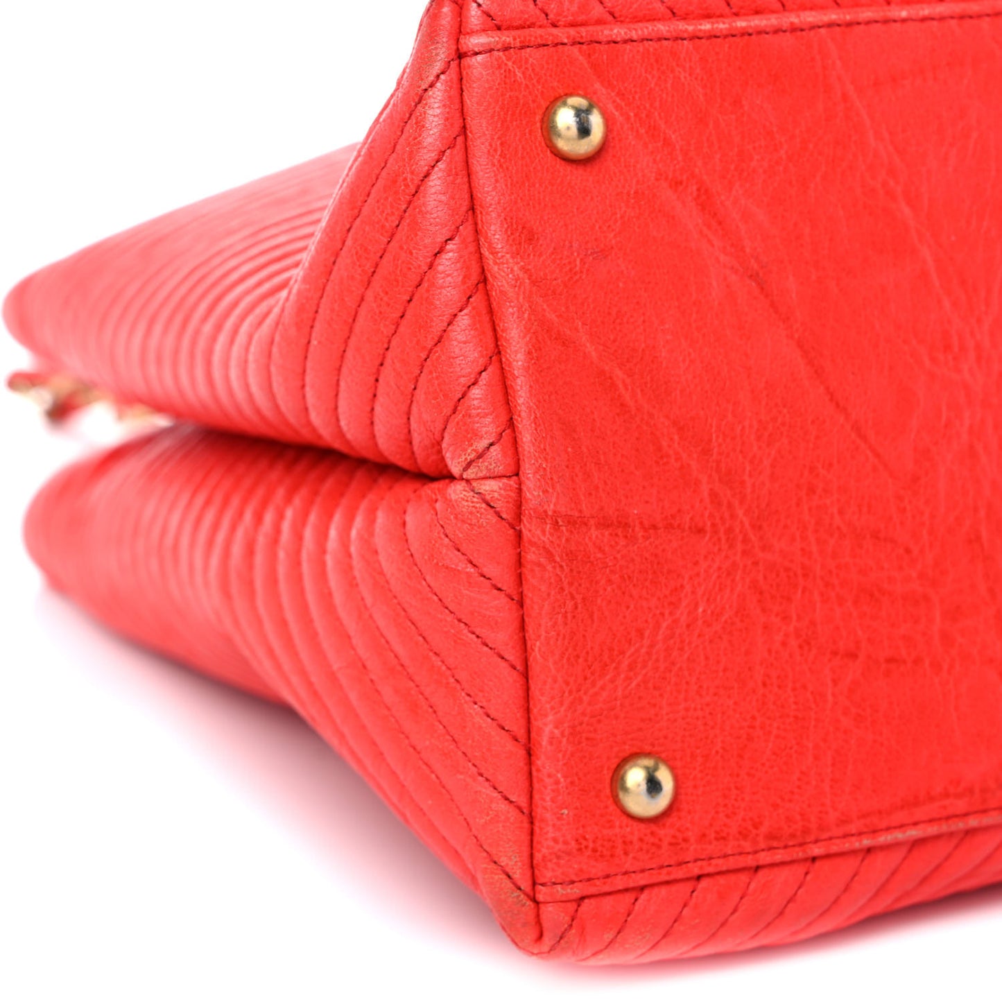 Wrinkled Lambskin Chevron Quilted Large Surpique Tote Red