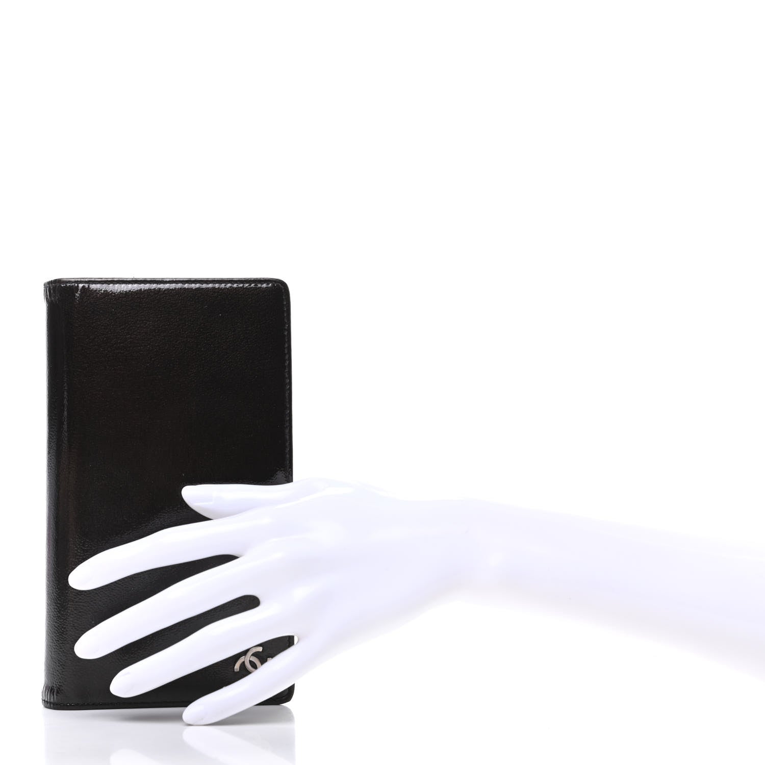 Chanel Grained Patent CC Yen Wallet Black 2 of 8