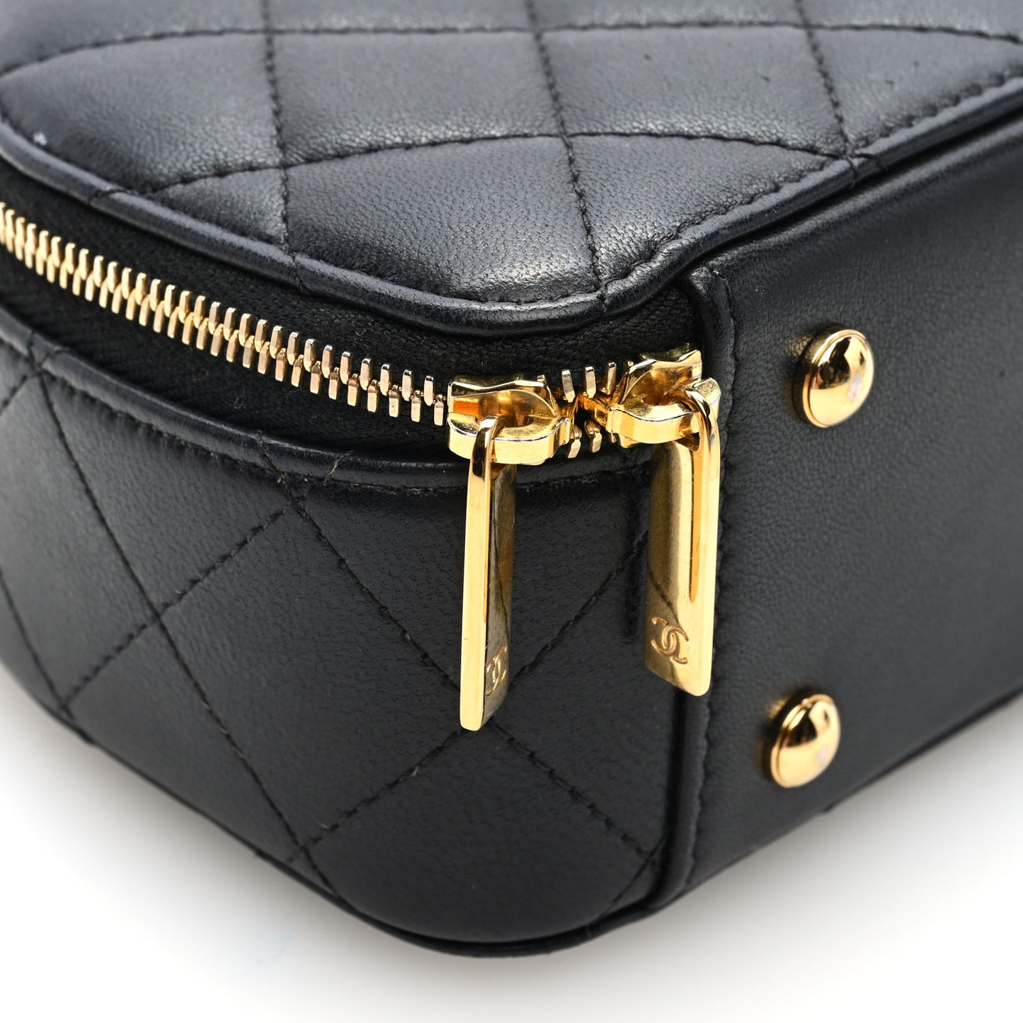 Lambskin Quilted Chic Riviera Top Handle Vanity Case Black