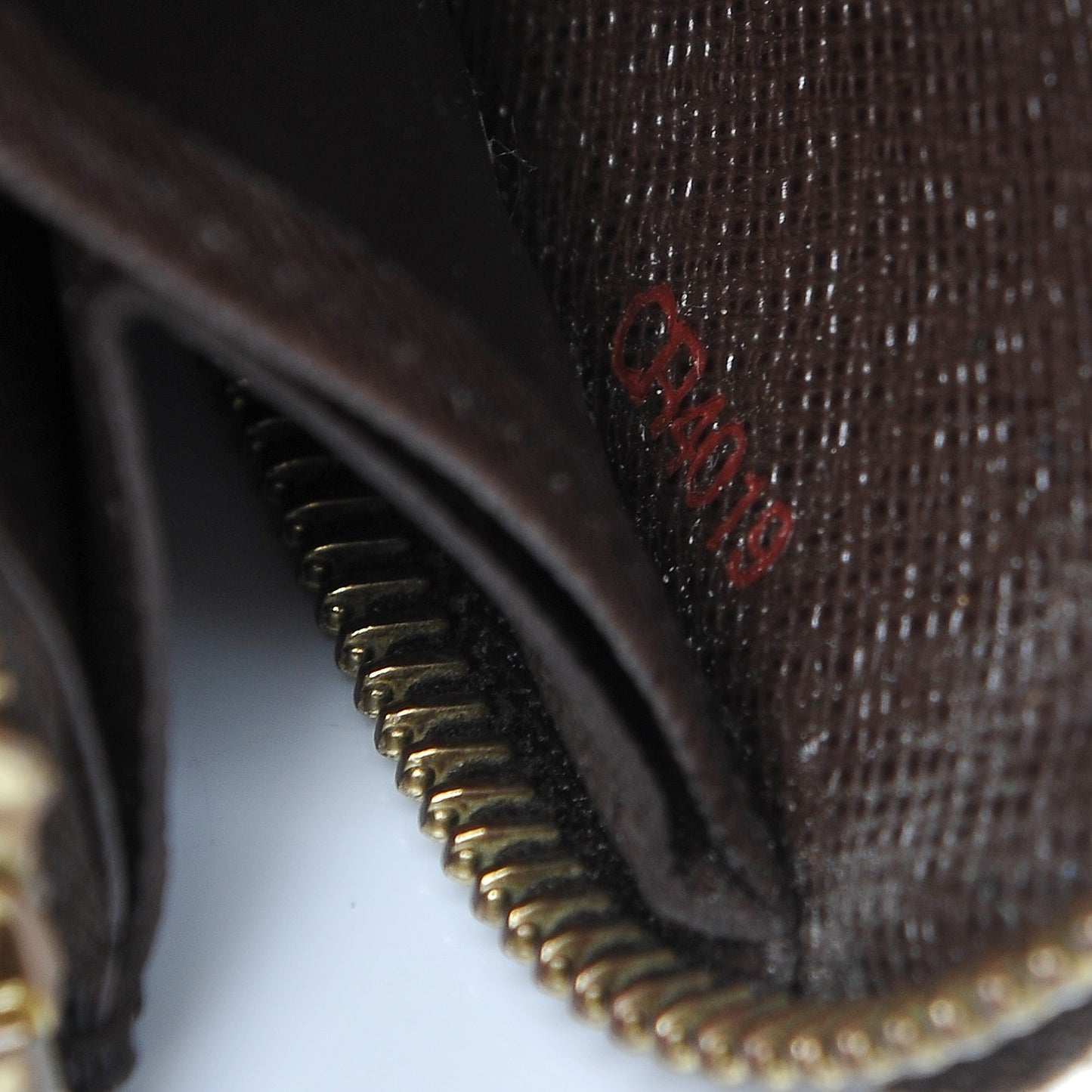 Damier Ebene Zippy Wallet