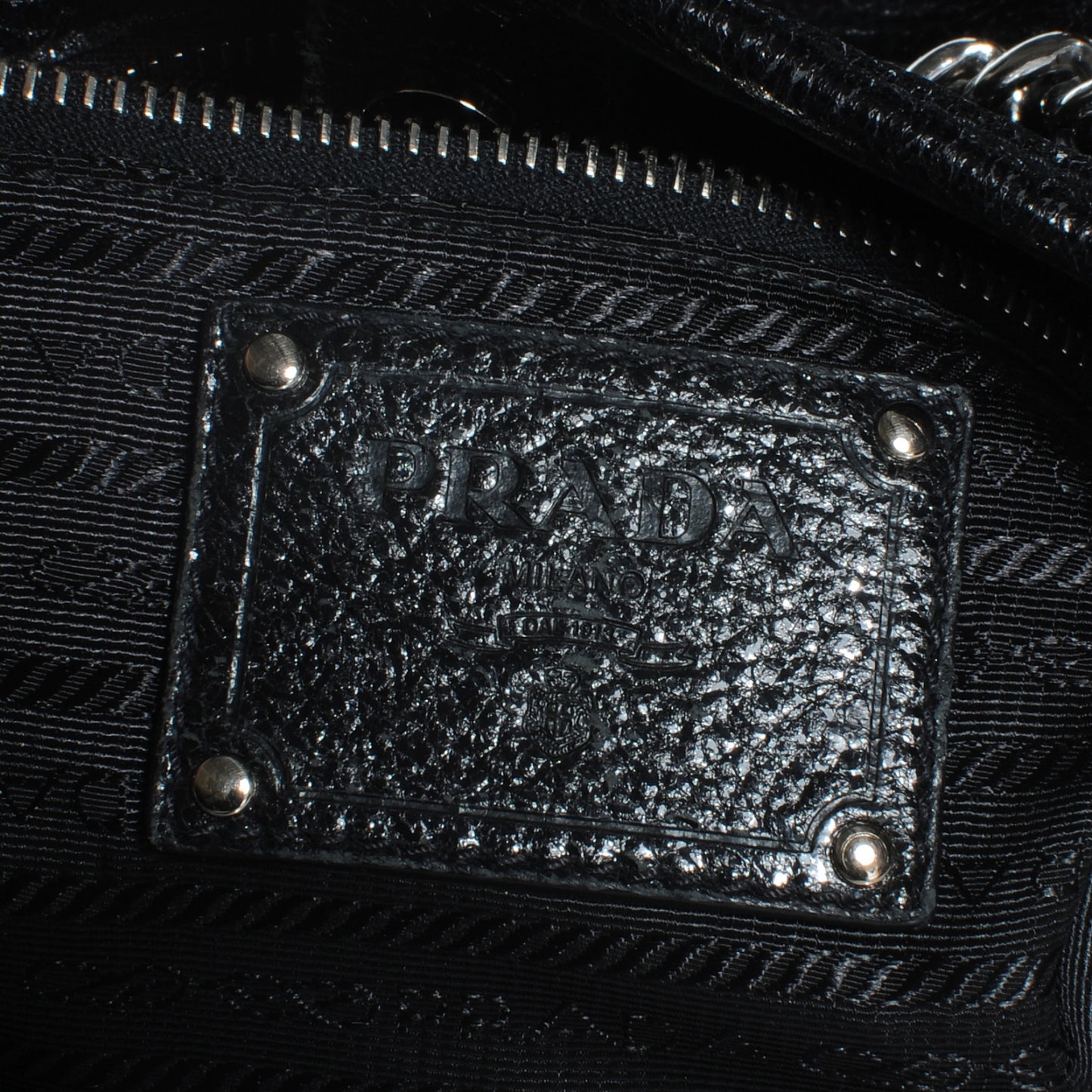 Cervo Lux Chain Shoulder Bag Black