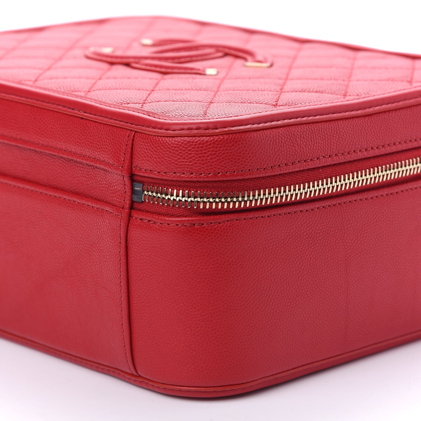Caviar Quilted Large CC Filigree Vanity Case Red