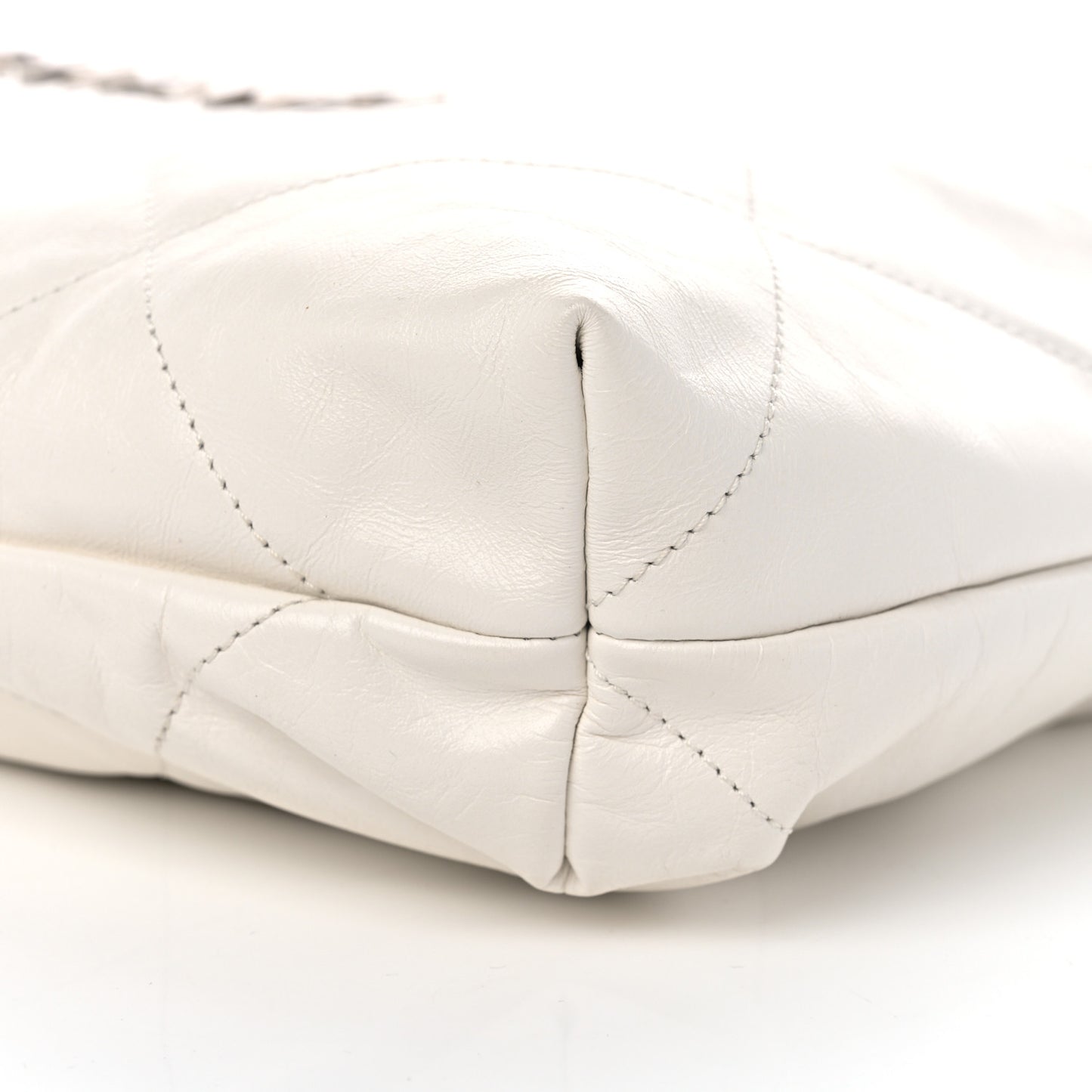 Shiny Calfskin Quilted Chanel 22 White