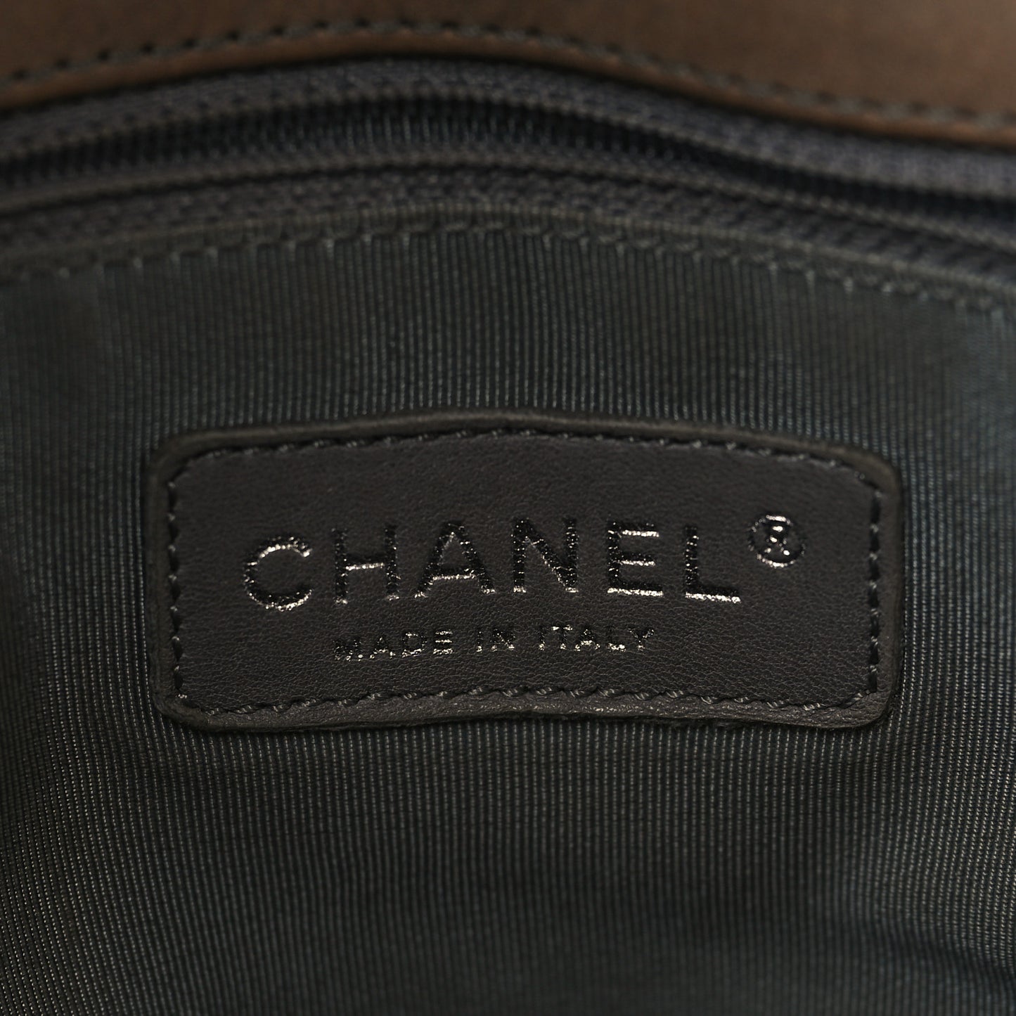 Nubuck Quilted Chain Around Maxi Flap Grey