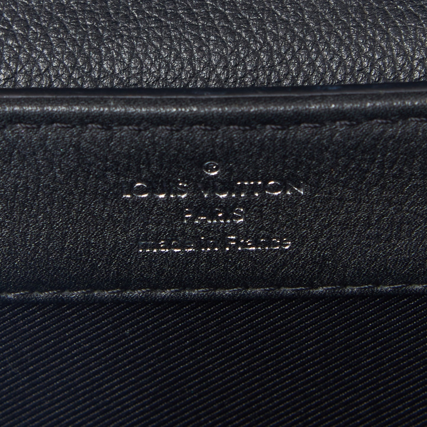 Calfskin Lockme II Chain Bag BB Black