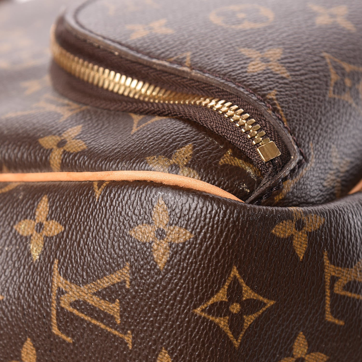 Louis Vuitton Monogram Evasion Sports Bag 13 of 15