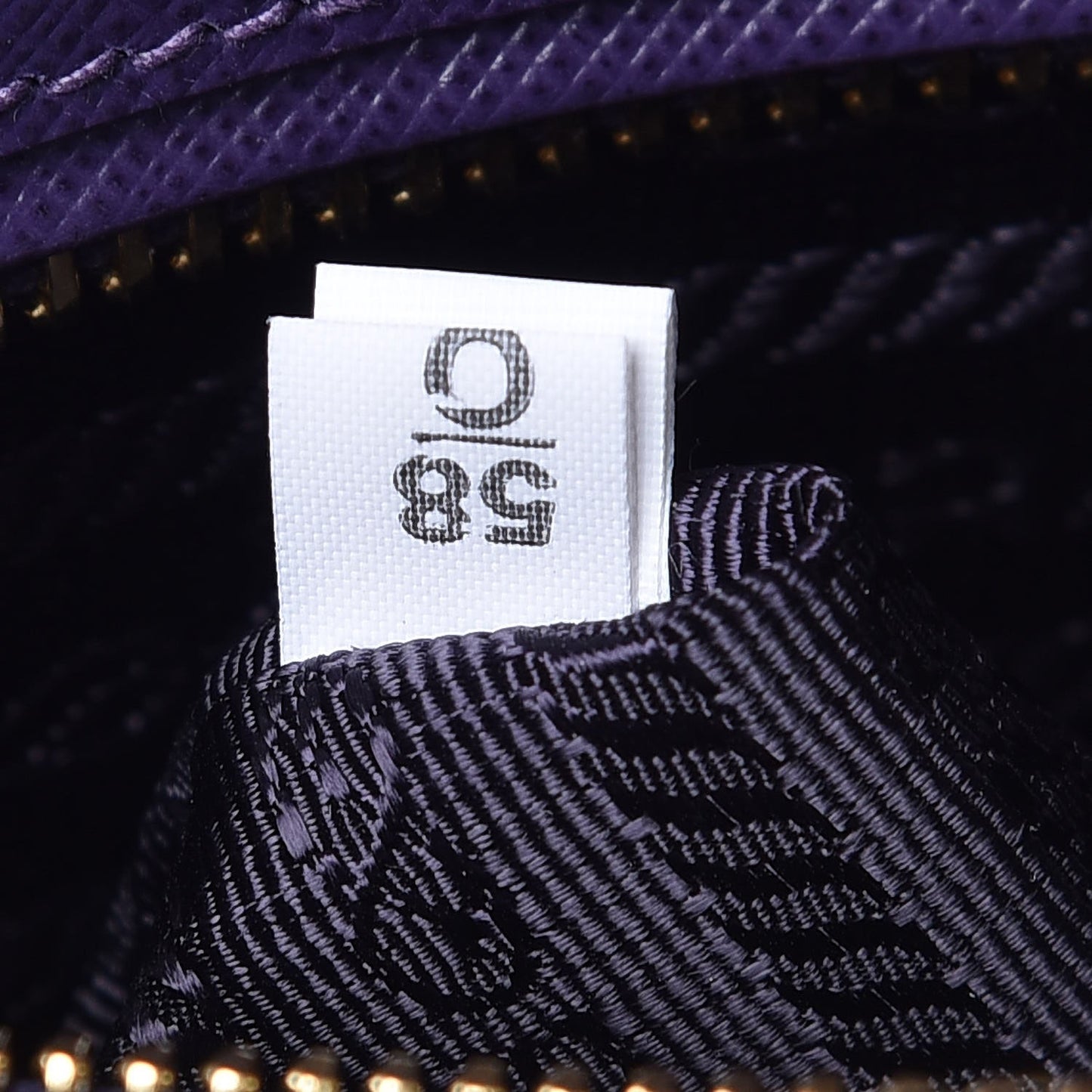 Saffiano Lux Medium Promenade Tote Uva