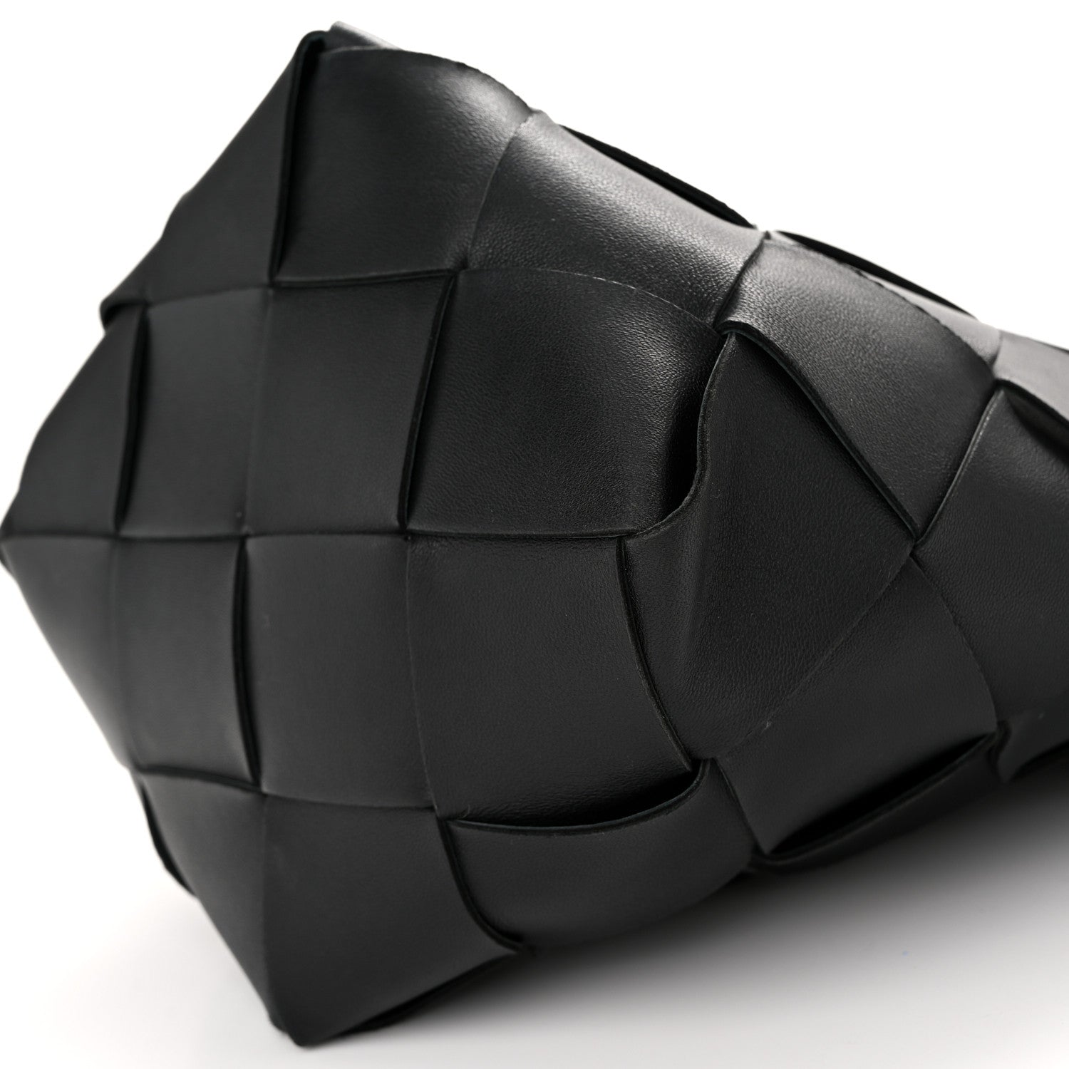 Bottega Veneta Nappa Maxi Intrecciato Clasp Bucket Bag Black 9 of 10