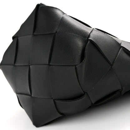 Bottega Veneta Nappa Maxi Intrecciato Clasp Bucket Bag Black 9 of 10