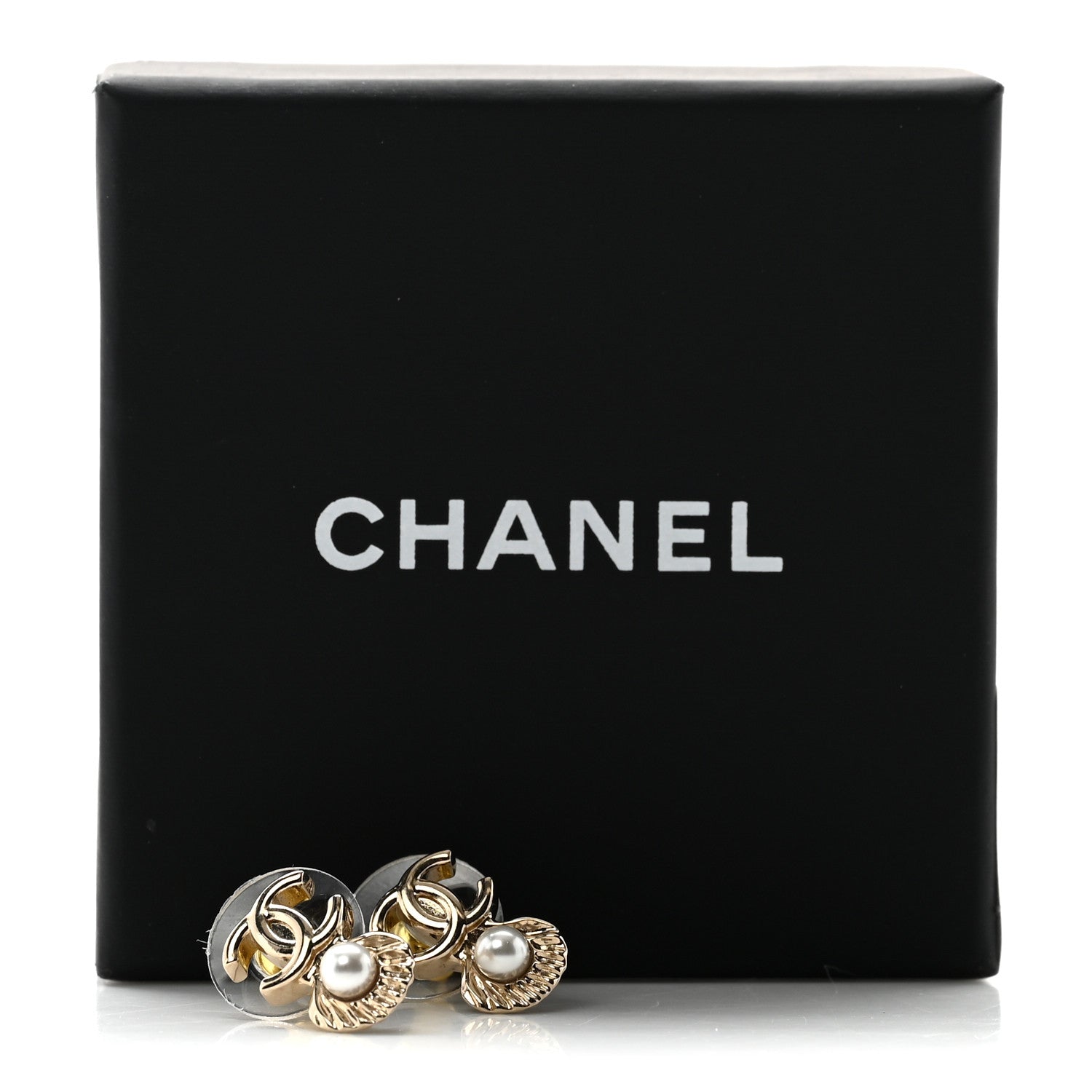 Chanel Pearl CC Shell Earrings Gold Pearly White 5 of 5