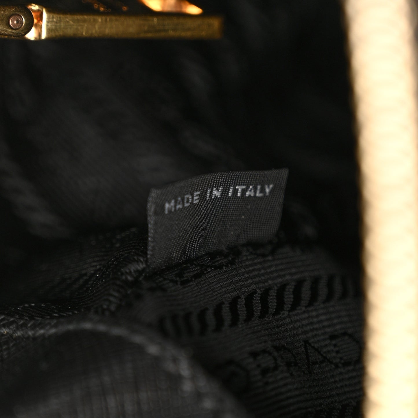 Saffiano Lux Medium Tote Black