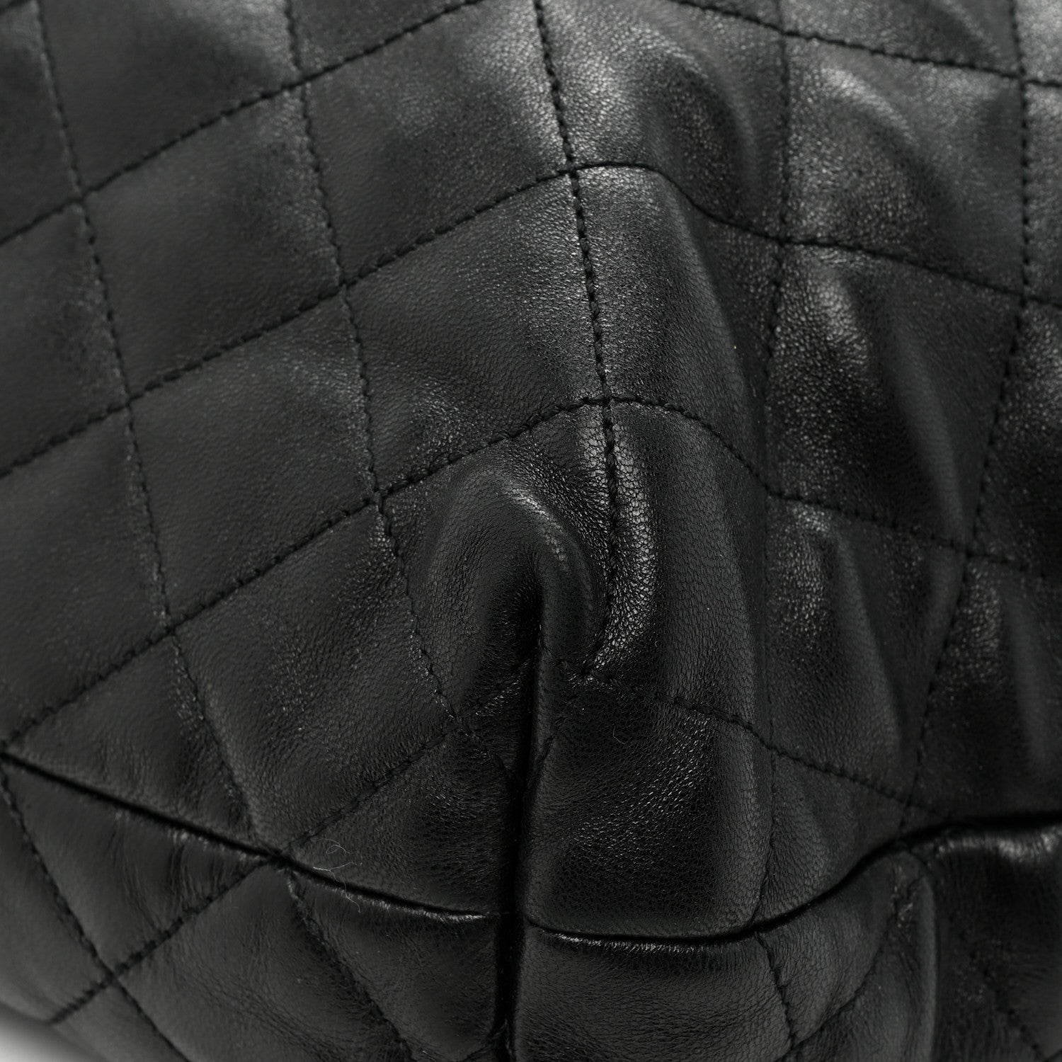 Saint Laurent Lambskin Quilted Maxi Icare Shopping Tote Black 15 of 15