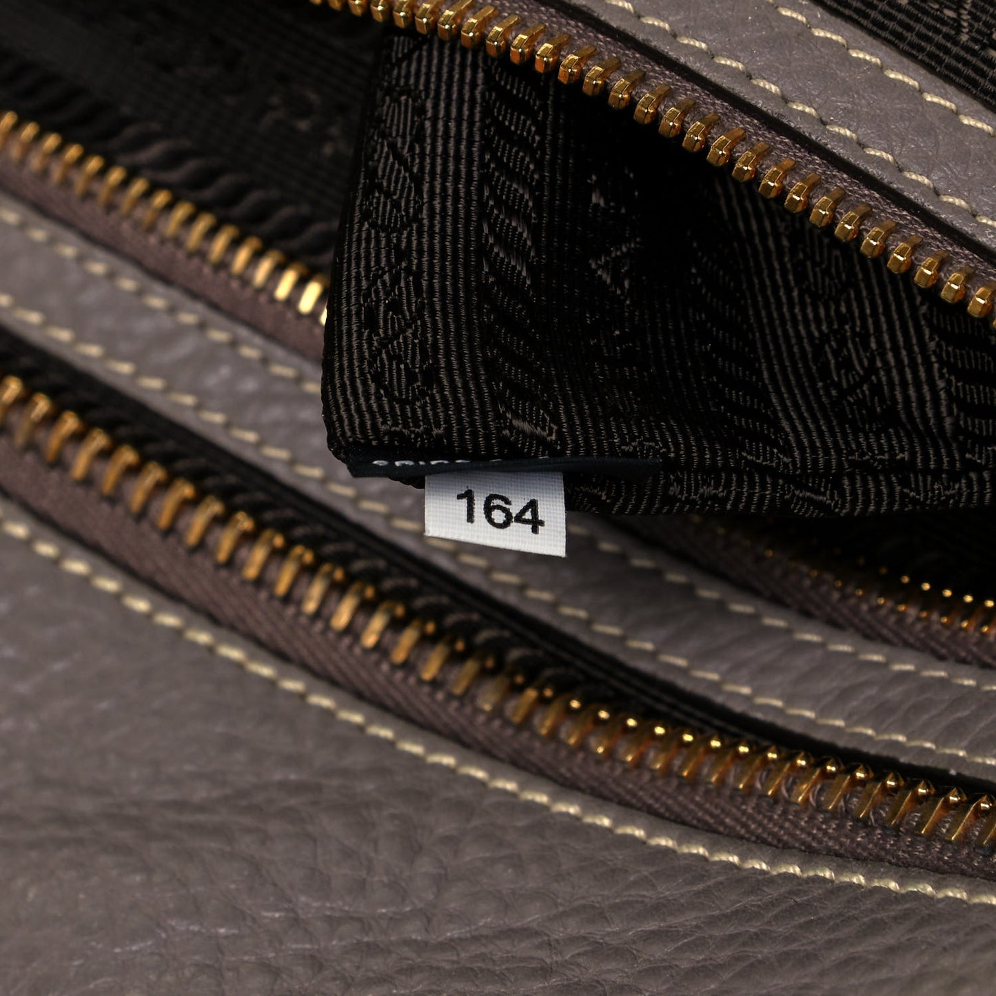 Vitello Daino Chain Satchel Argilla