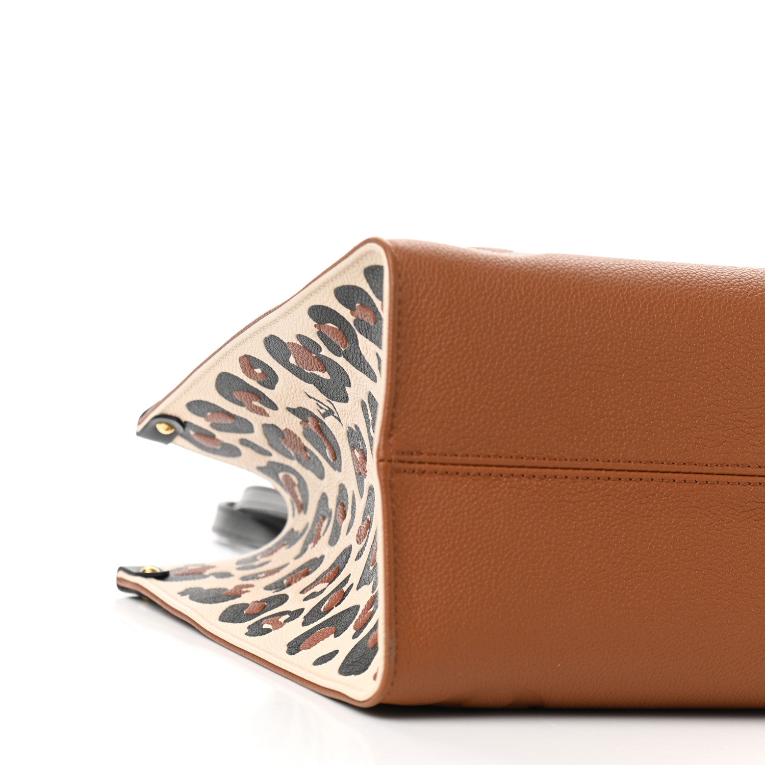 Louis Vuitton Empreinte Monogram Giant Wild At Heart Onthego MM Caramel 8 of 9
