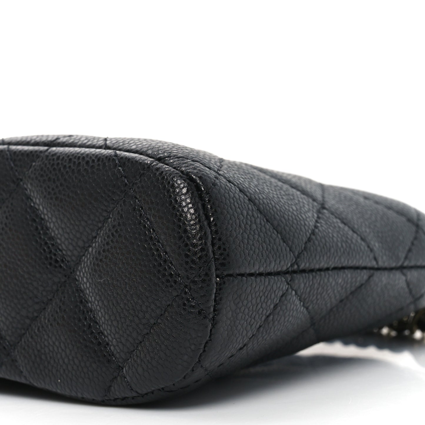 Caviar Quilted Classic Clutch With Chain Black