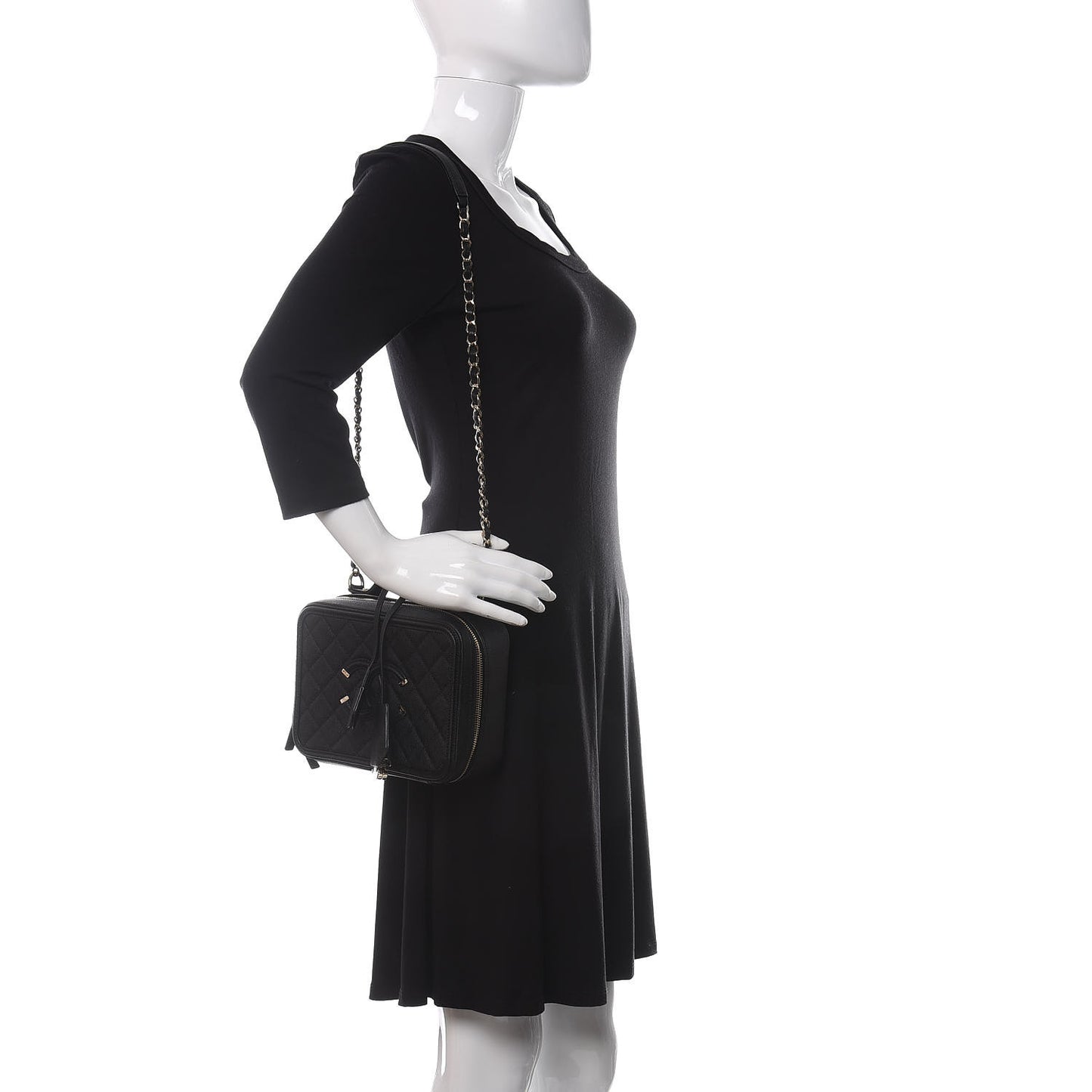 Caviar Quilted Medium CC Filigree Vanity Case Black