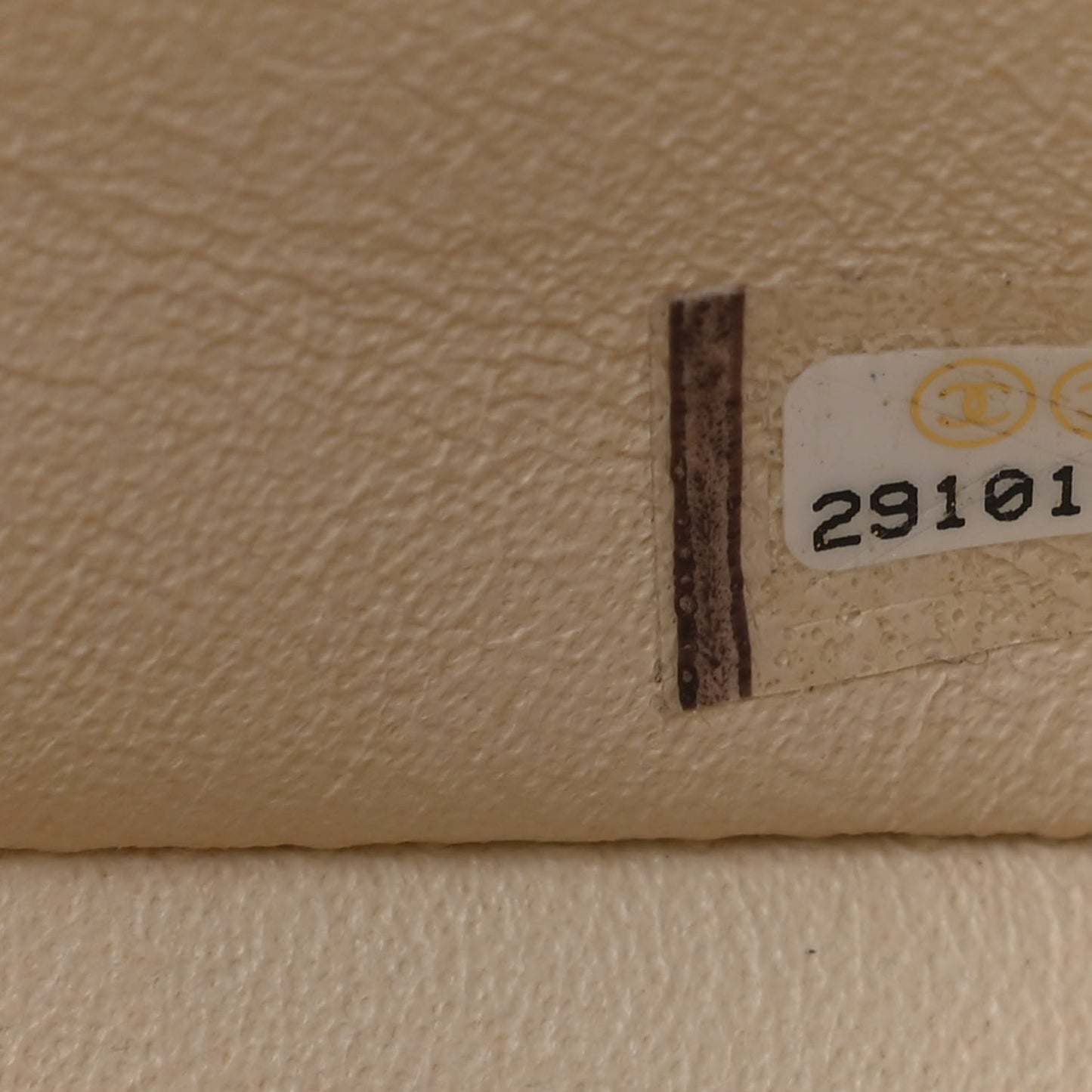 Caviar Quilted Jumbo Double Flap Beige Clair