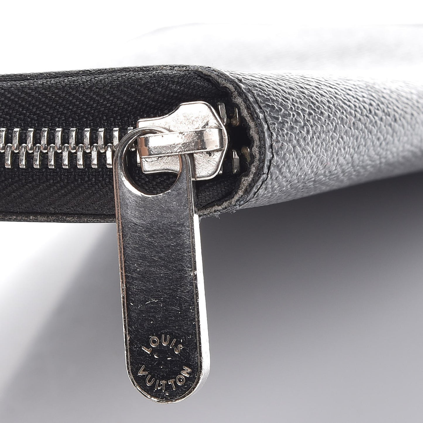 Damier Graphite Zippy Organizer Wallet