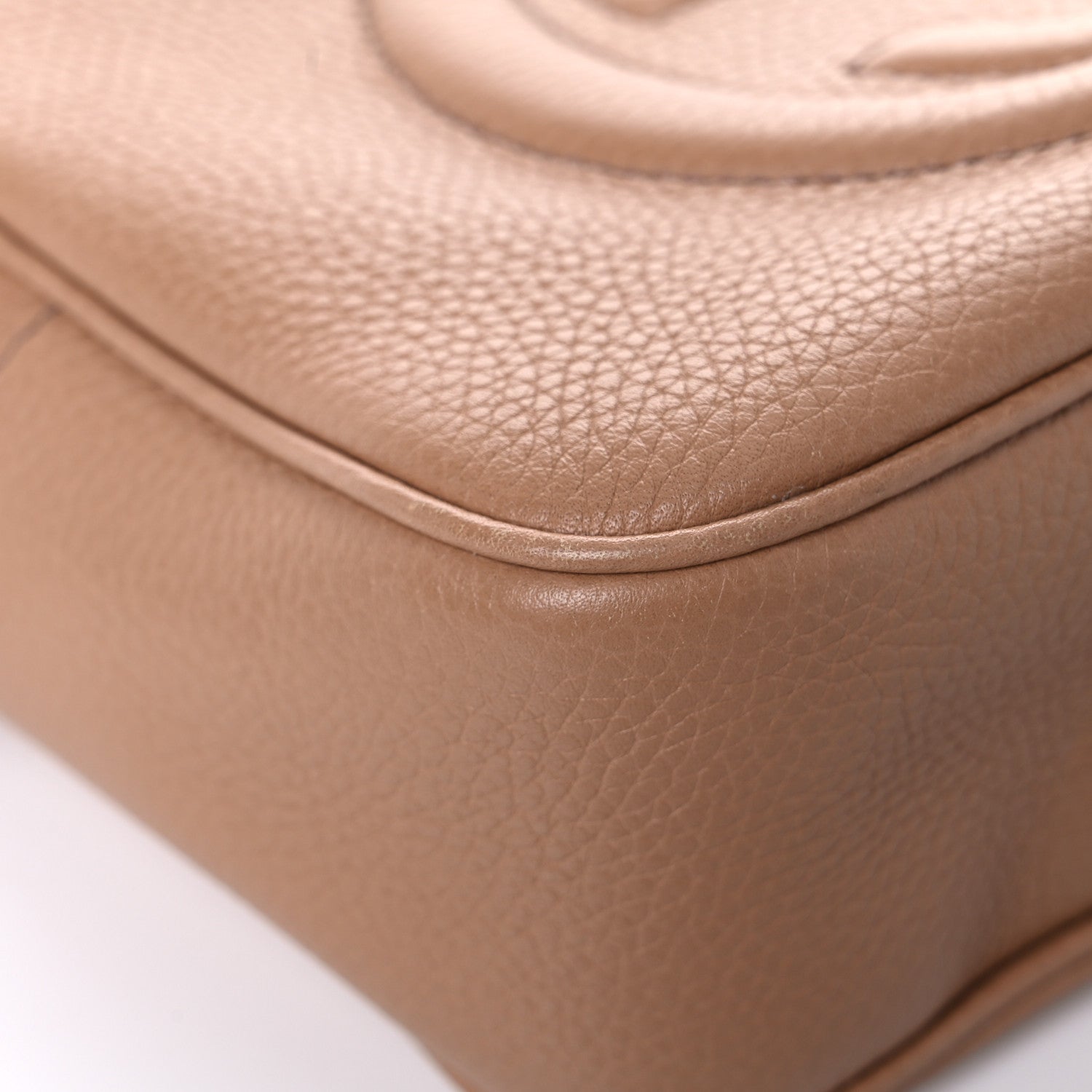 Gucci Pebbled Calfskin Small Soho Disco Bag Camelia 10 of 22