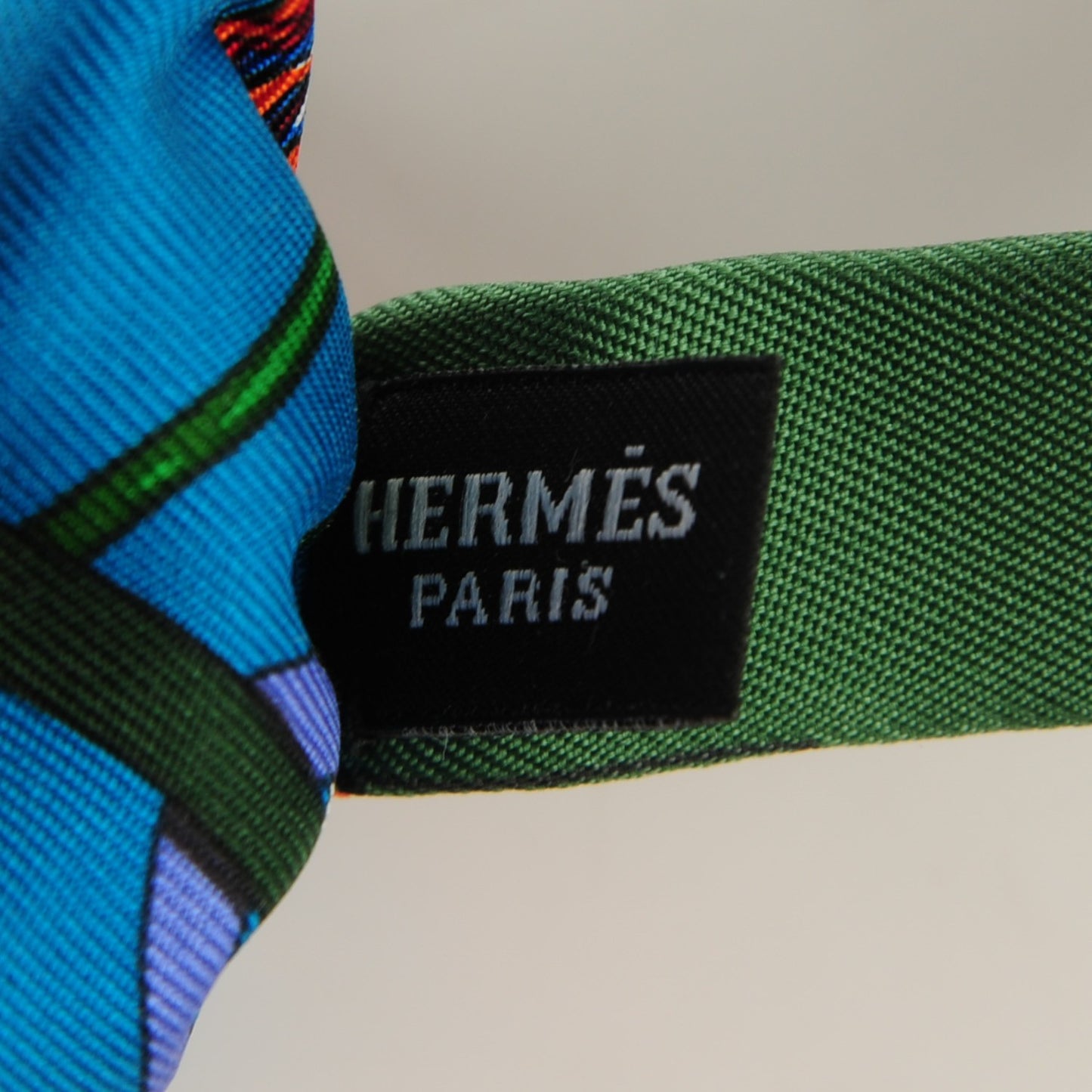 Silk Twill Flots, Fleurs Et Frontaux Mini Bow Tie
