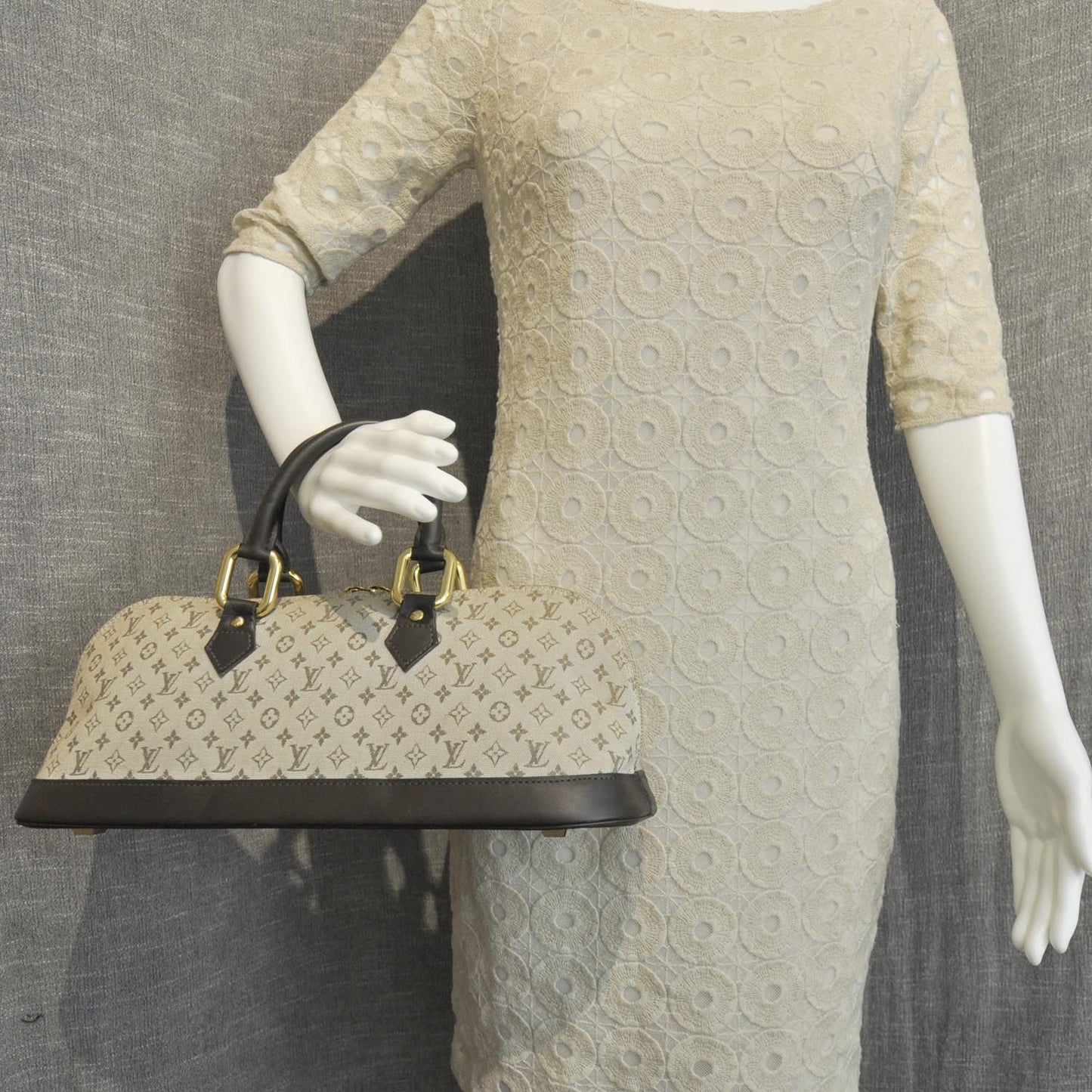 Mini Monogram Alma Long Kaki