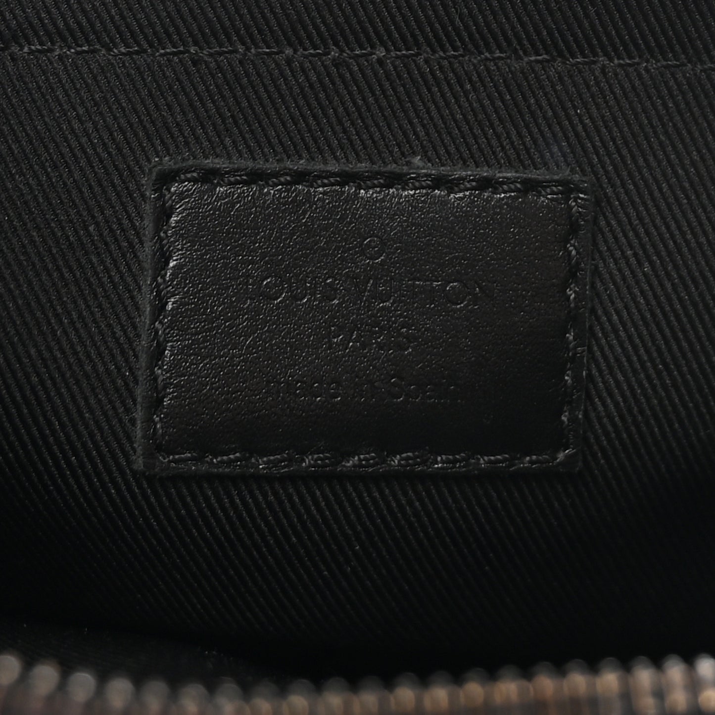 Taurillon Monogram Steamer Messenger Black