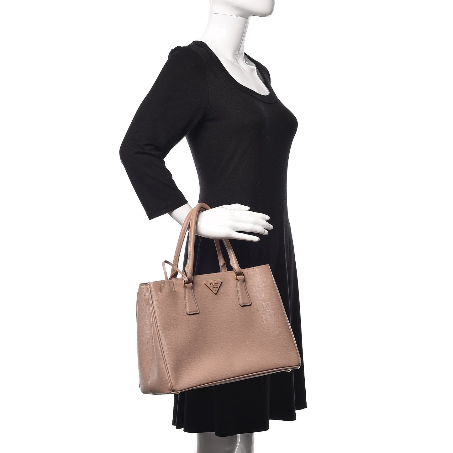 Saffiano Lux Medium Tote Cammeo