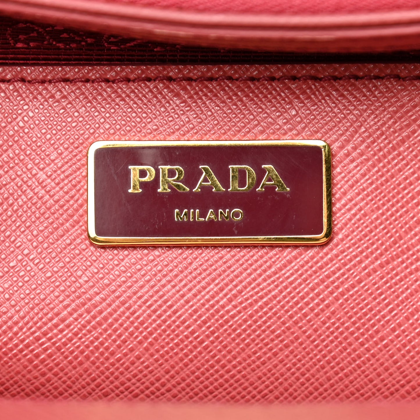 Saffiano Medium Galleria Double Zip Tote Geranio