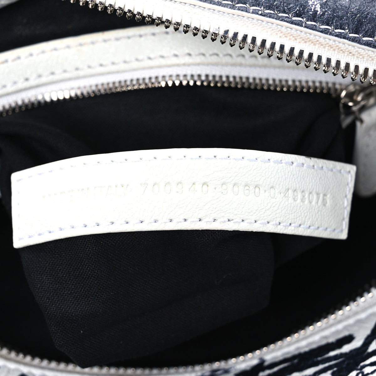 Agneau Arena Graffiti Neo Cagole Handbag XS White Black