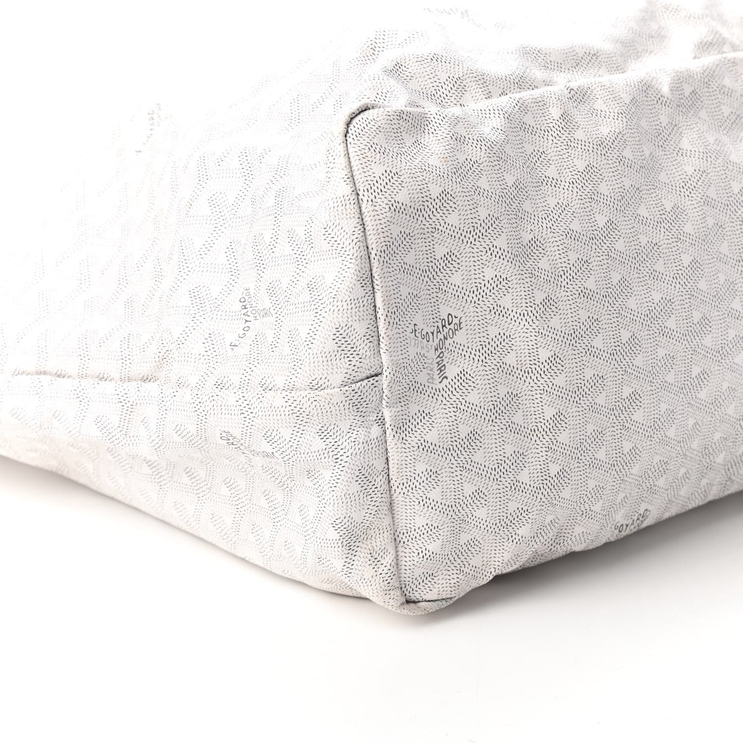 Goyardine Saint Louis GM White