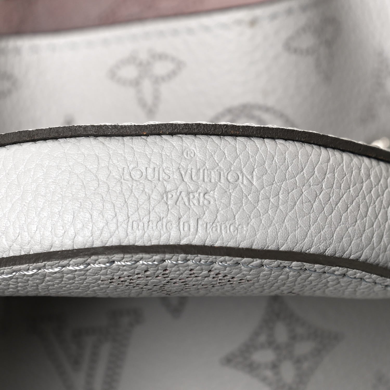 Louis Vuitton Mahina Bella Brume 8 of 11