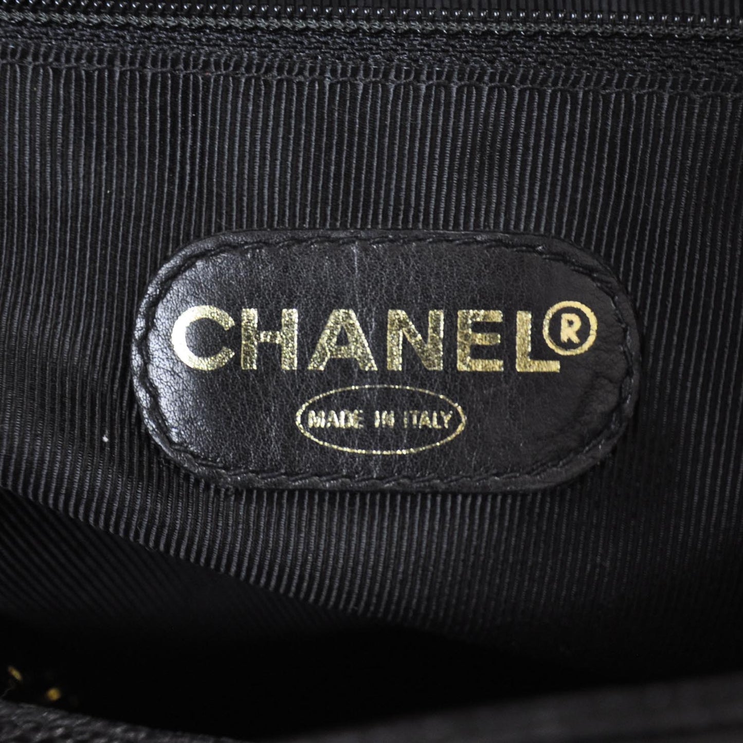Caviar Shoulder Bag Black GHW