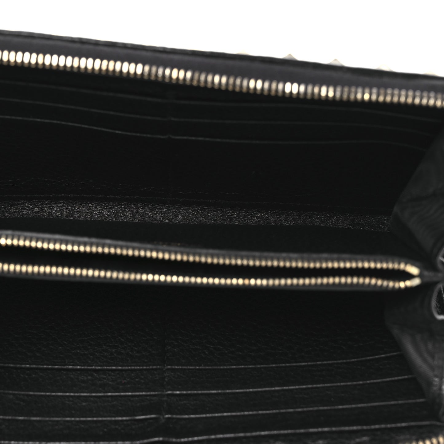 Pebbled Calfskin Rockstud Zip Around Wallet Black