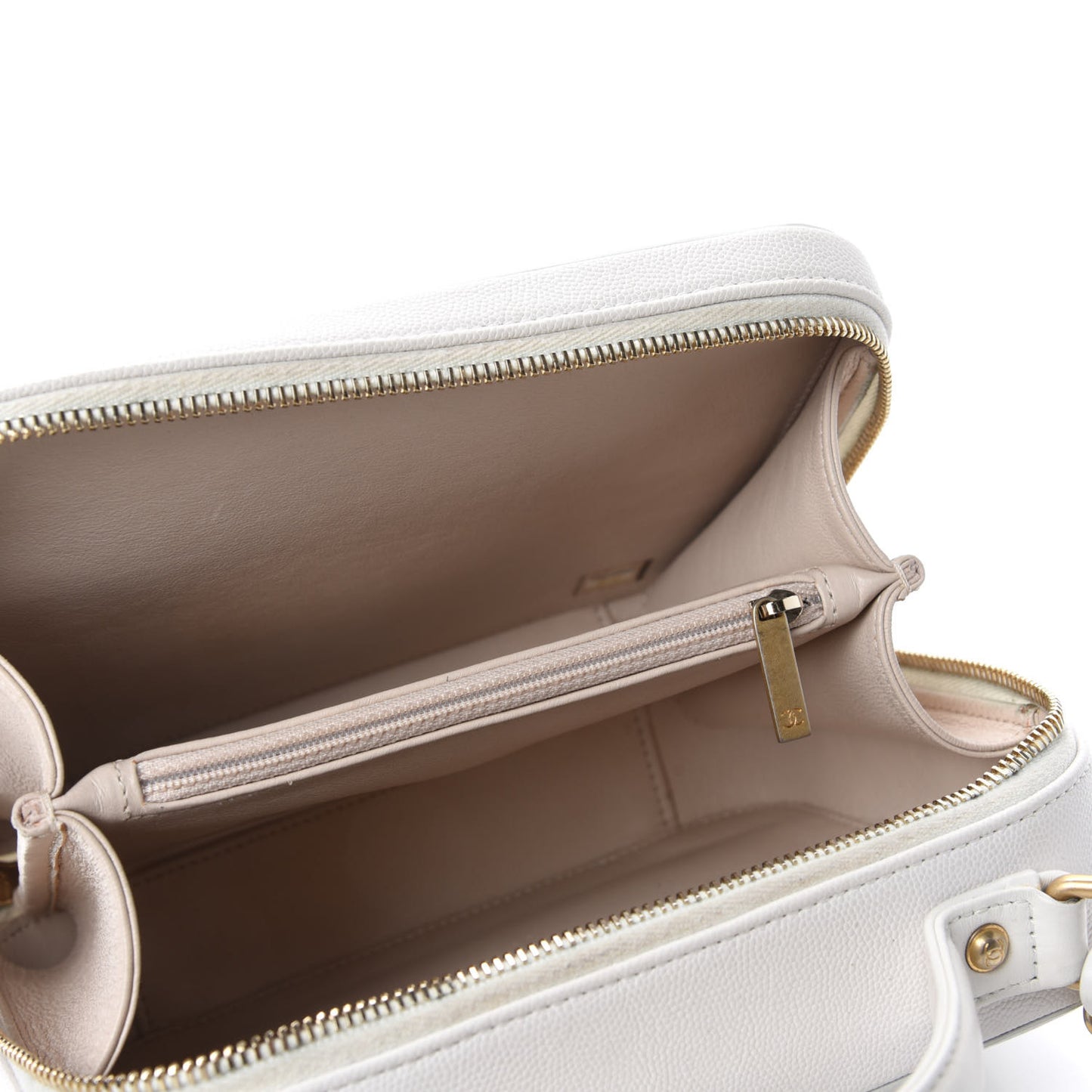 Caviar Quilted Medium CC Filigree Vanity Case White