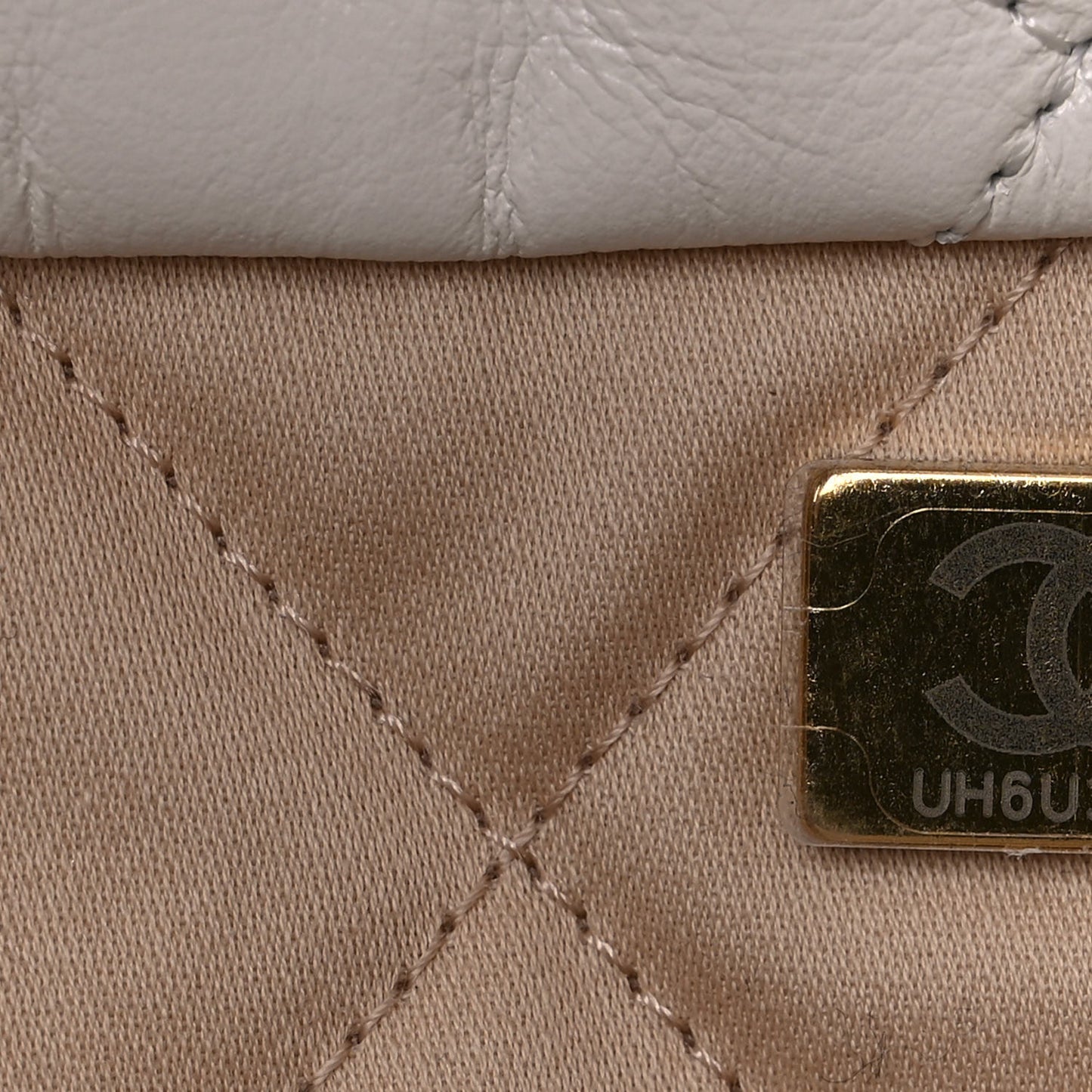 Shiny Calfskin Quilted Chanel 22 White