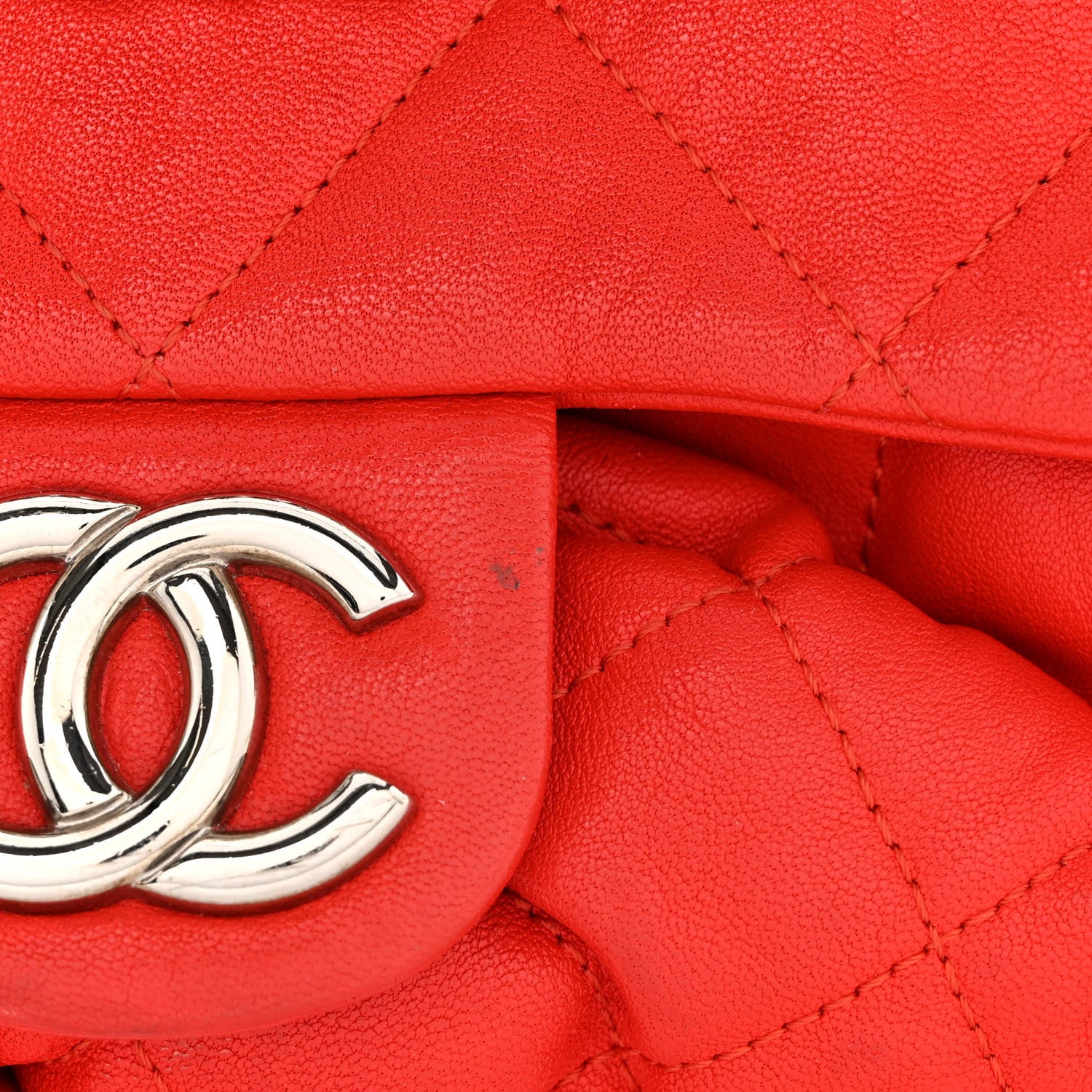Chanel Washed Lambskin Quilted Medium Chain Around Messenger Red 12 of 13