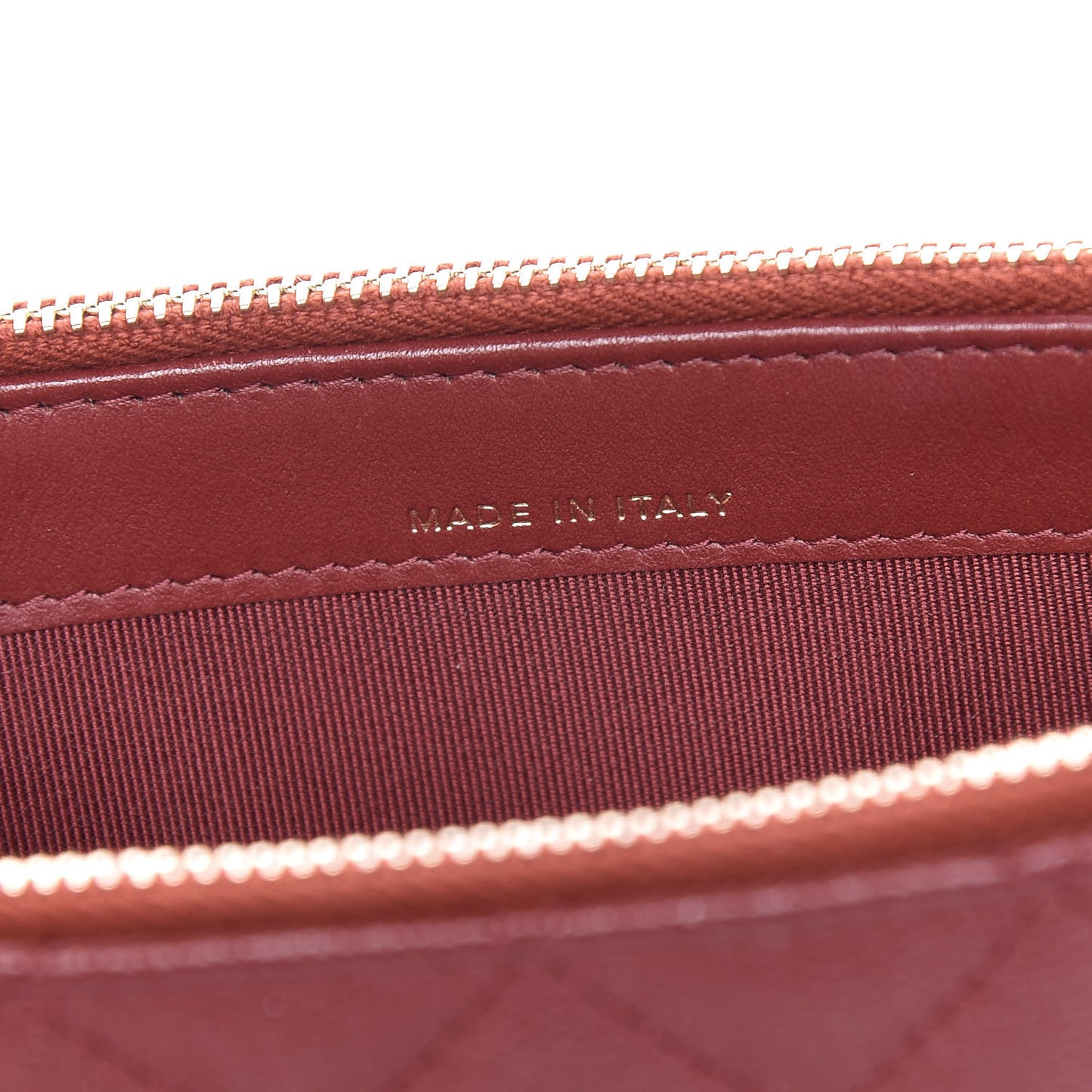 Iridescent Caviar Quilted Small Clutch With Chain Red