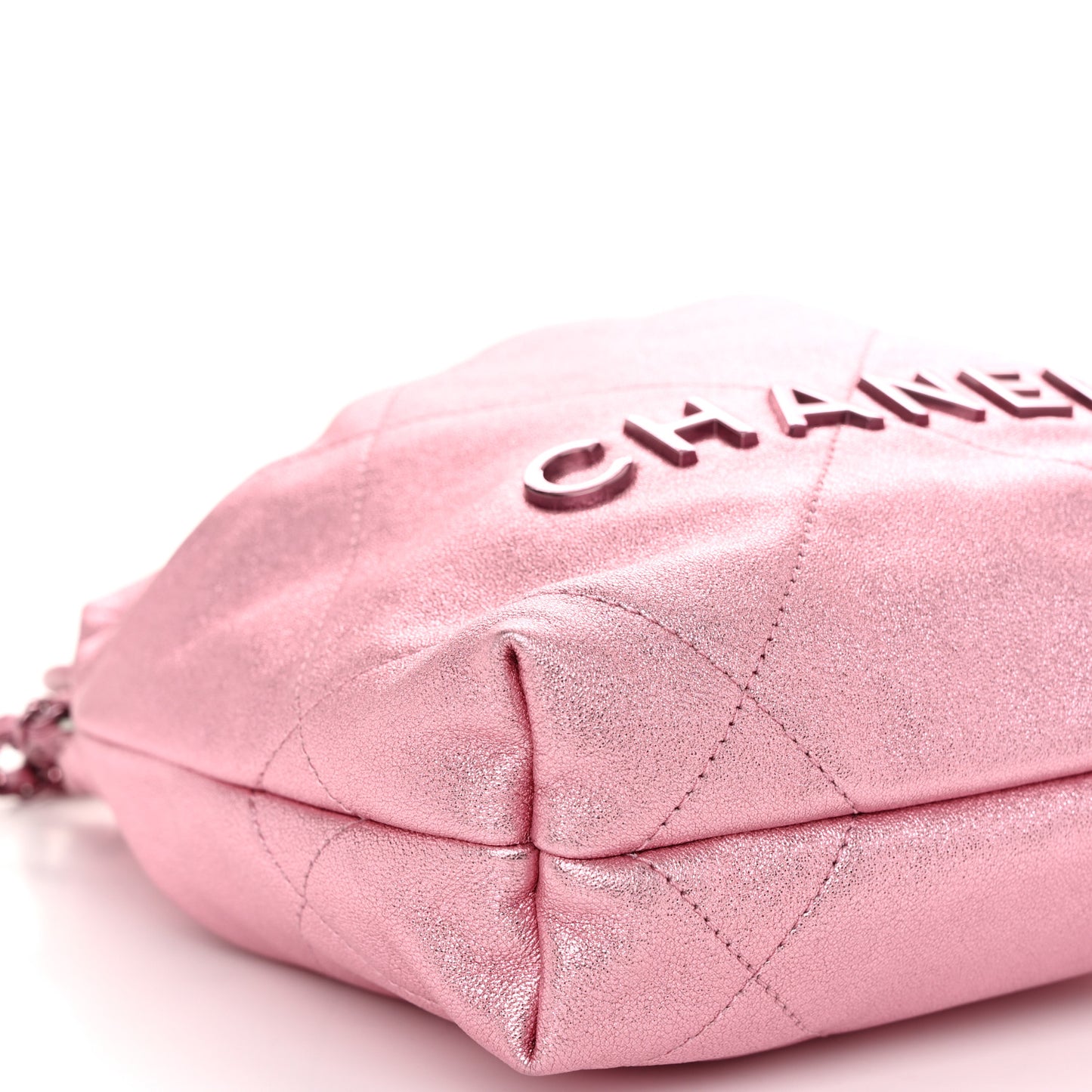 Metallic Lambskin Lacquered Monochrome Quilted Mini Chanel 22 Pink